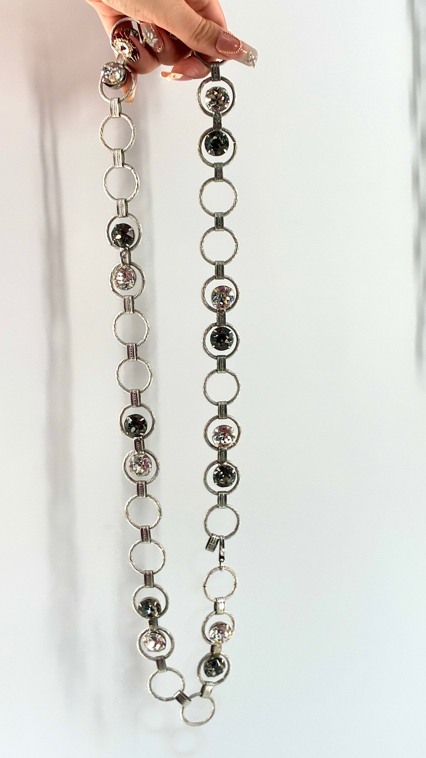 Vintage Metal Chain Silver Belt with Interlinked Rhinestone Detailing (One Size)