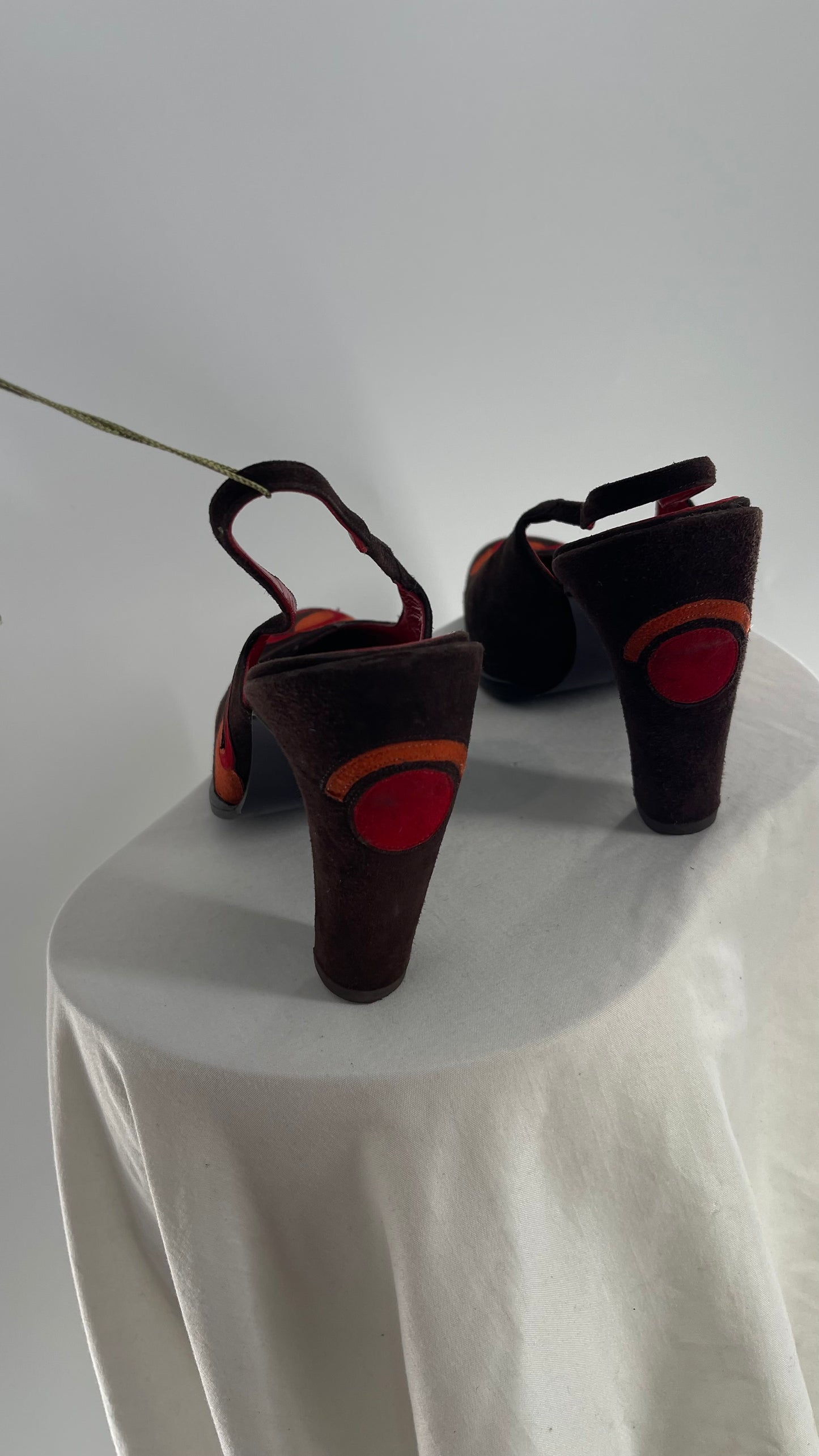 Vintage 1980s FENDI Brown Suede Leather Heel with Abstract Orange/Red Circles and Curved Heel (8)