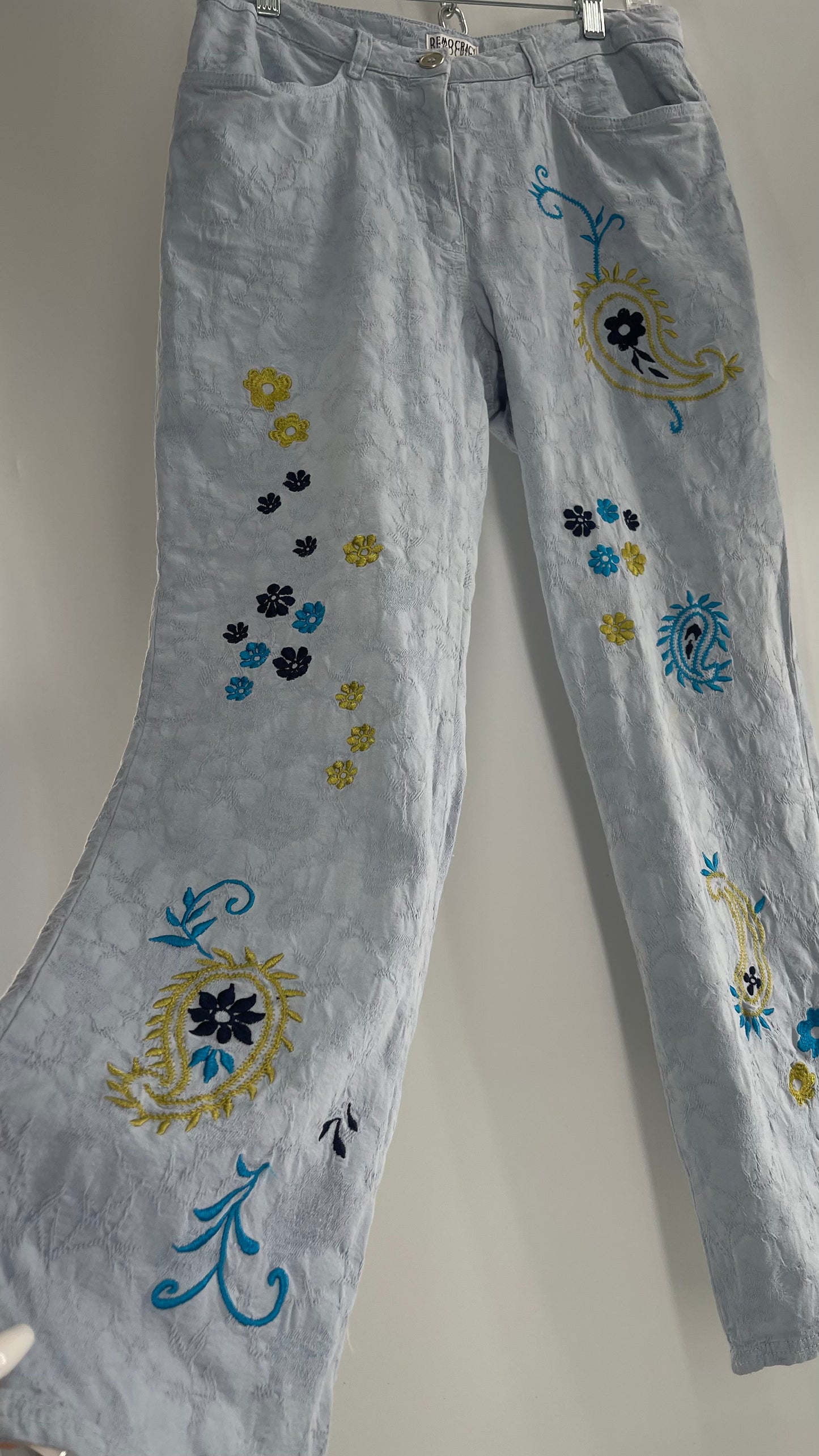 Vintage DEMOCRACY Embroidered, Textured Kickflares (8 Petite)