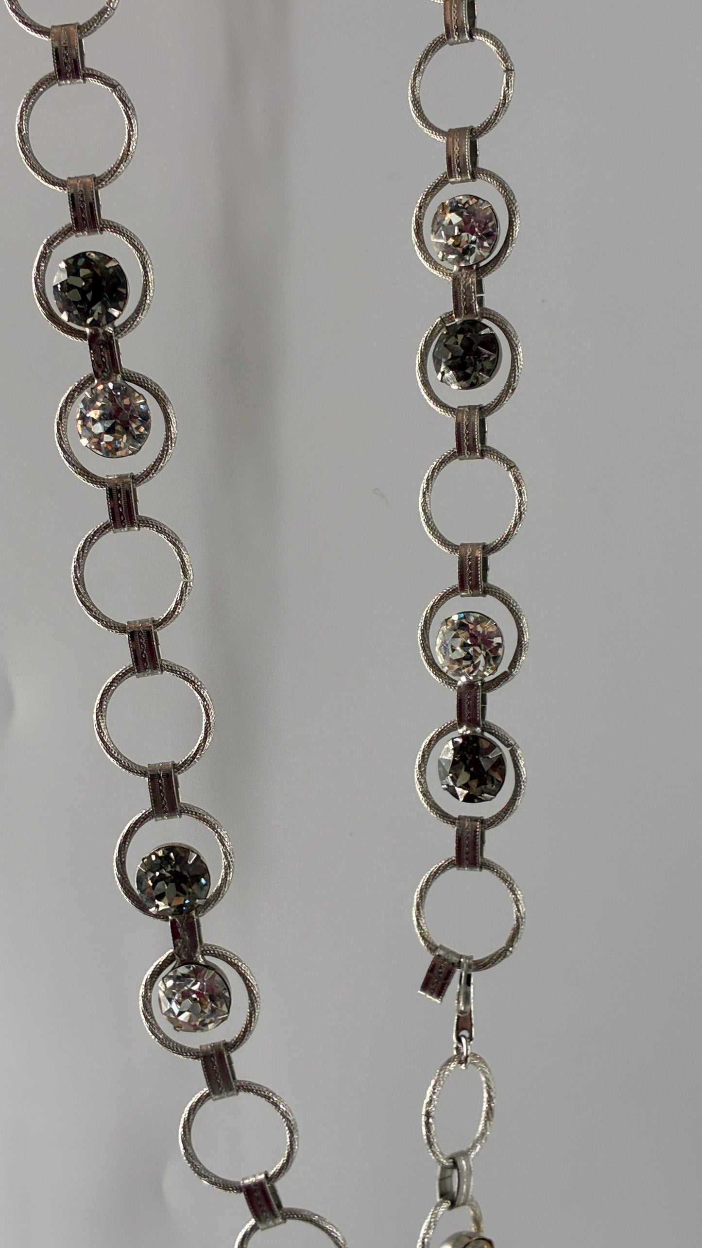 Vintage Metal Chain Silver Belt with Interlinked Rhinestone Detailing (One Size)