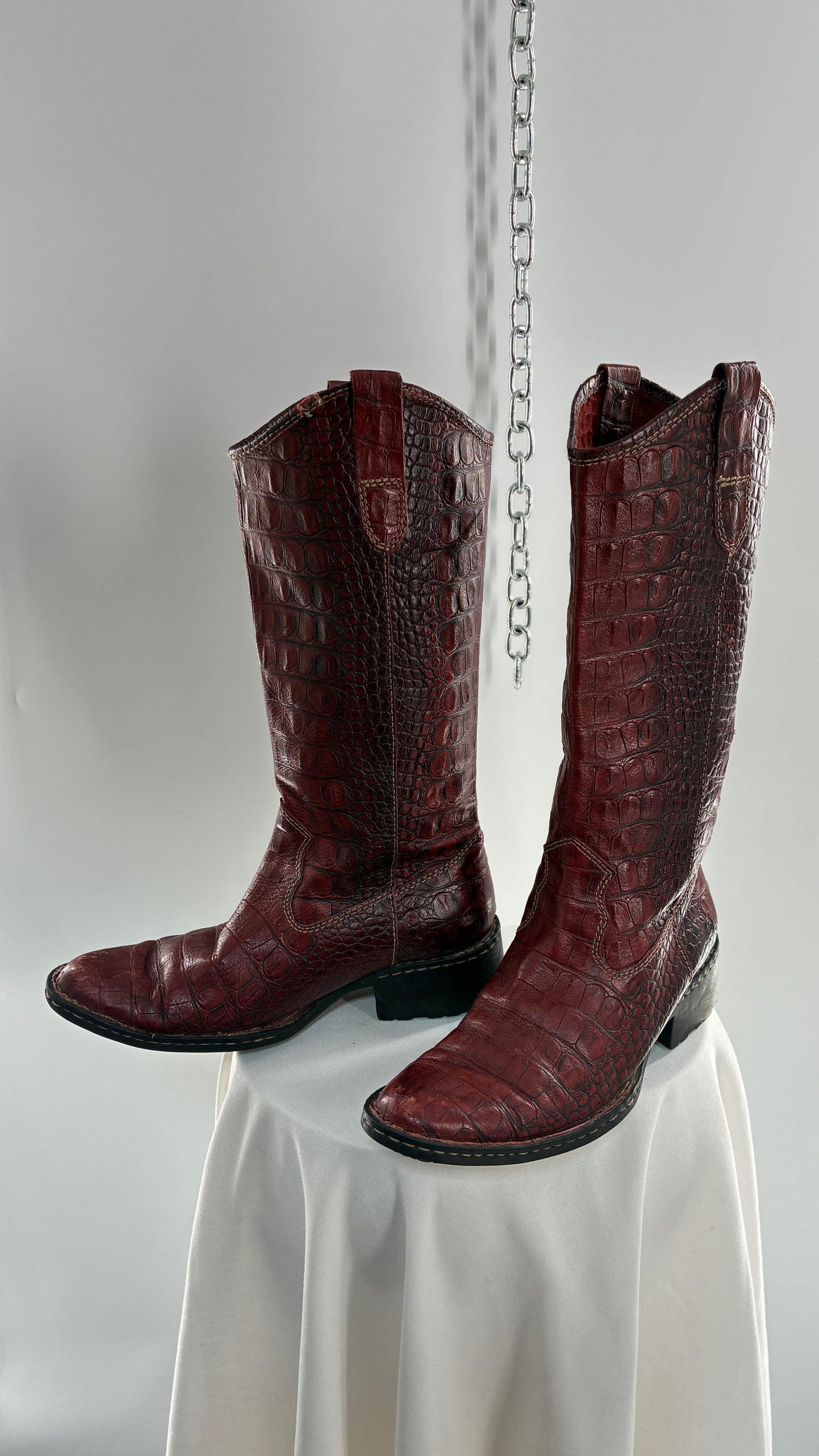 Vintage BORN Red Genuine Leather Crocodile Embossed Pointed Toe Boots (8.5)