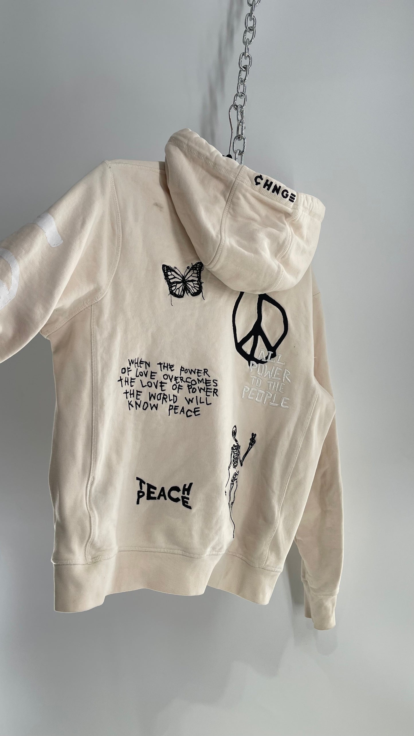 CHANGE Off White Embroidered Graphic Hoodie (Small)