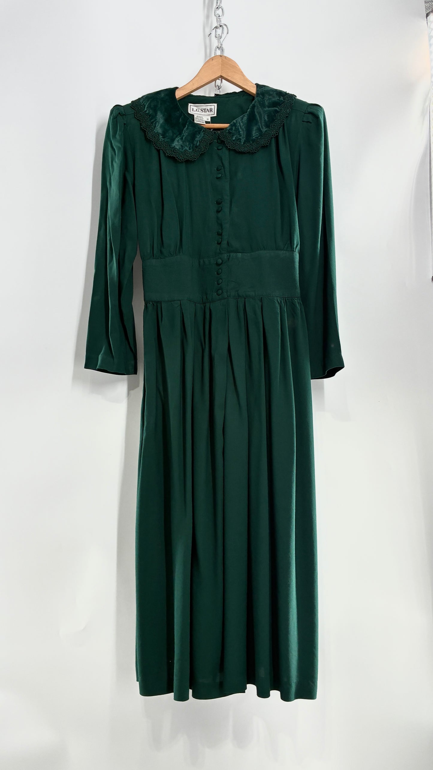Vintage 1960s LG Star Forest Green Button Front, Velvet Collar Gown (10)