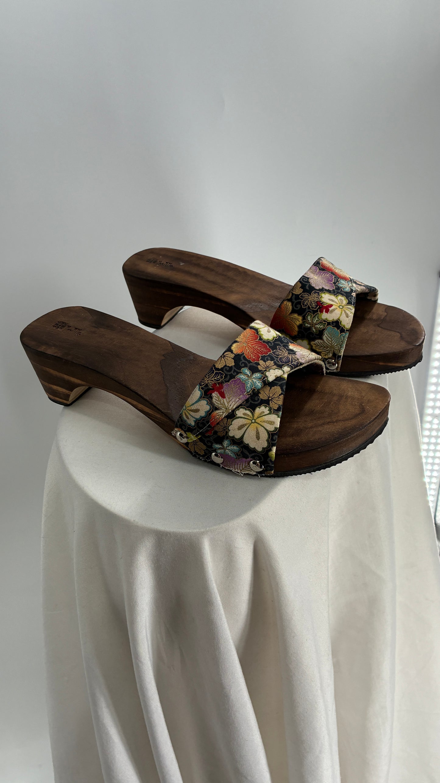 Vintage HUANG Wooden Sandal Clog with Floral Patterned Strap (8.5)