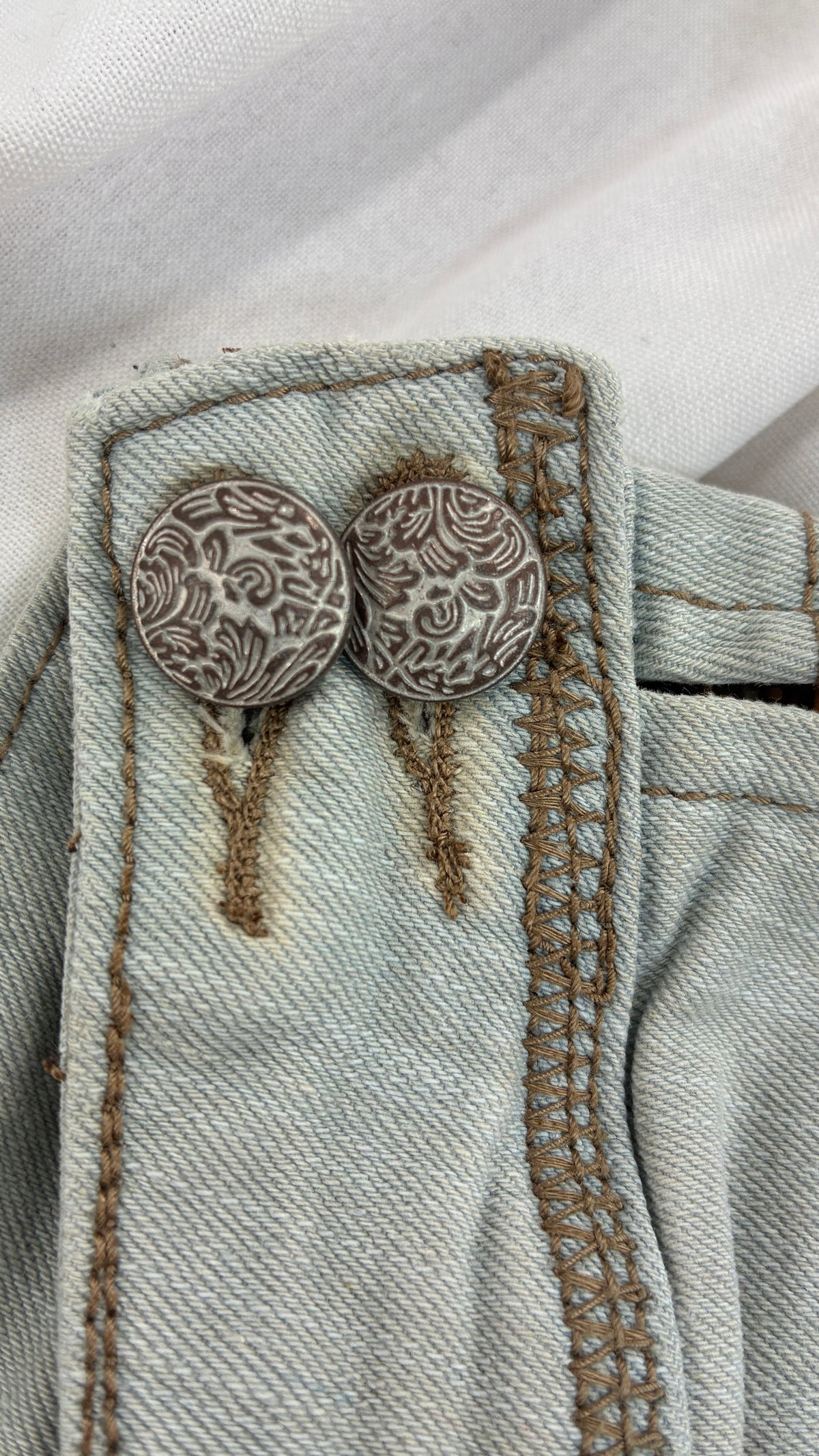 Deadstock Vintage Stylebook Light Denim Mini Skirt with Heavy Engraved Studs and Pleated Details (Small)