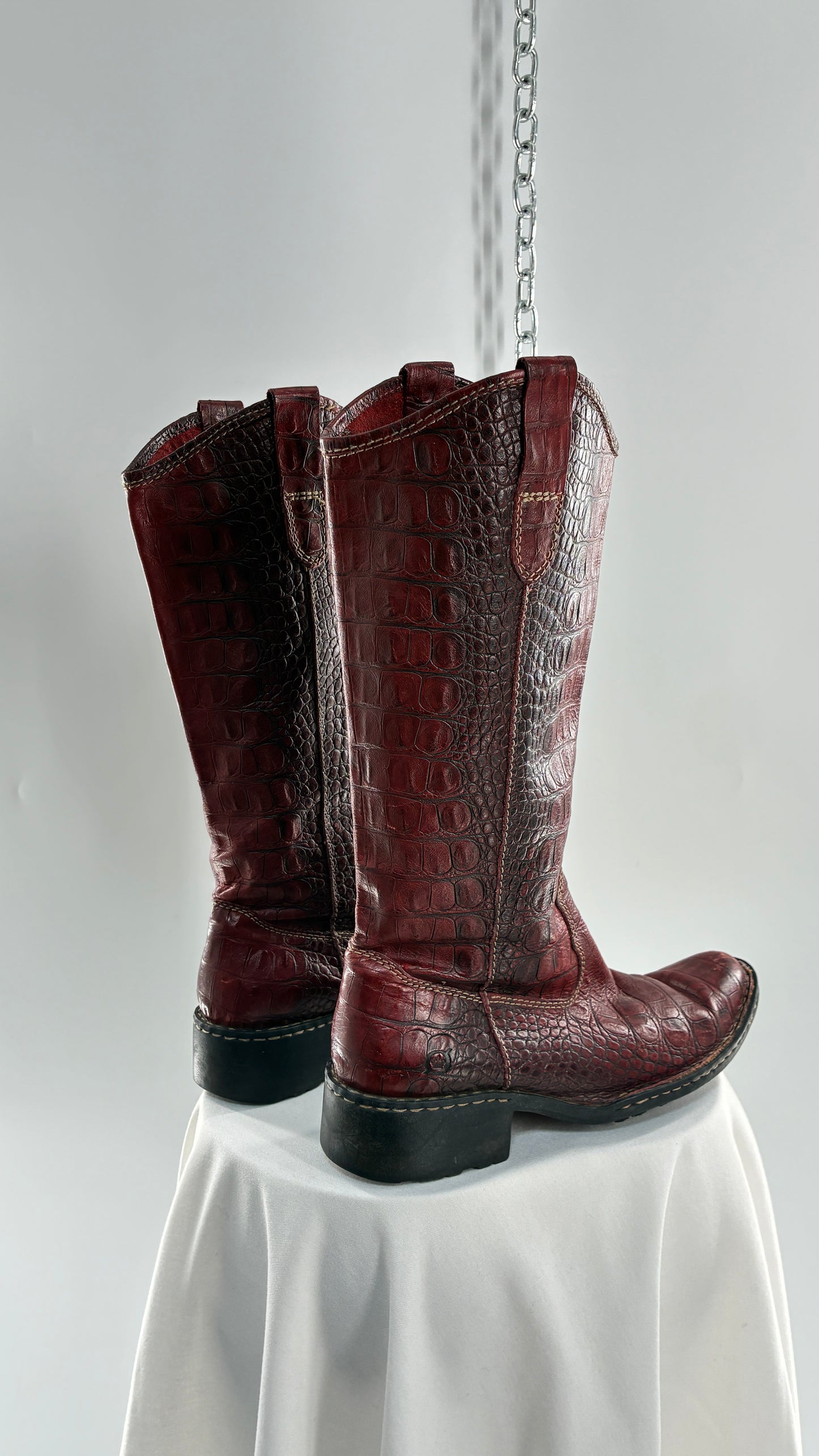 Vintage BORN Red Genuine Leather Crocodile Embossed Pointed Toe Boots (8.5)