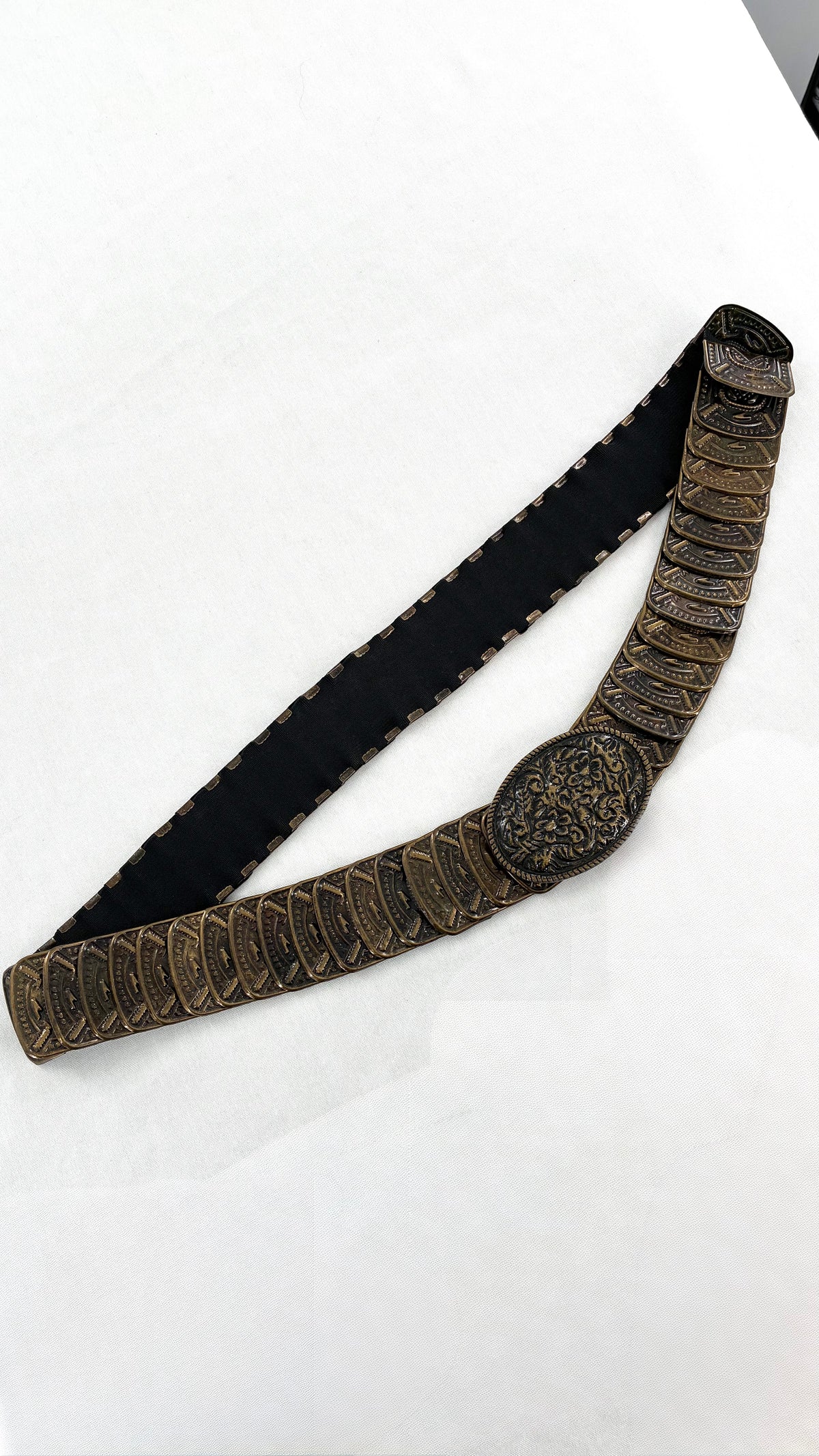 Vintage Antique Gold-Tone Scale Belt With Ornate Oval Buckle (L/XL)