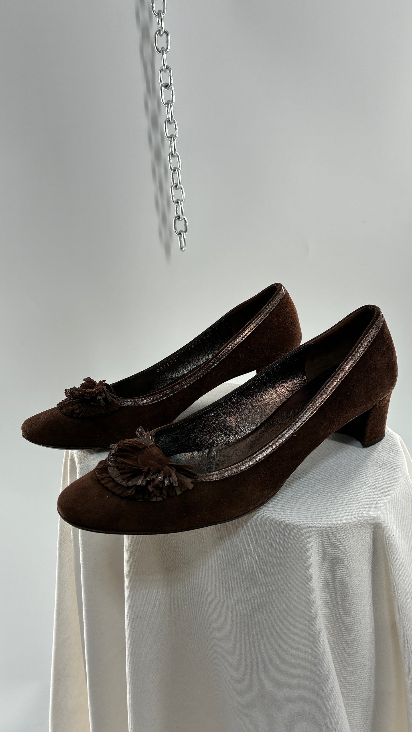 Vintage SALVATORE FERRAGAMO Brown Suede Leather Kitten Heel (10.5)