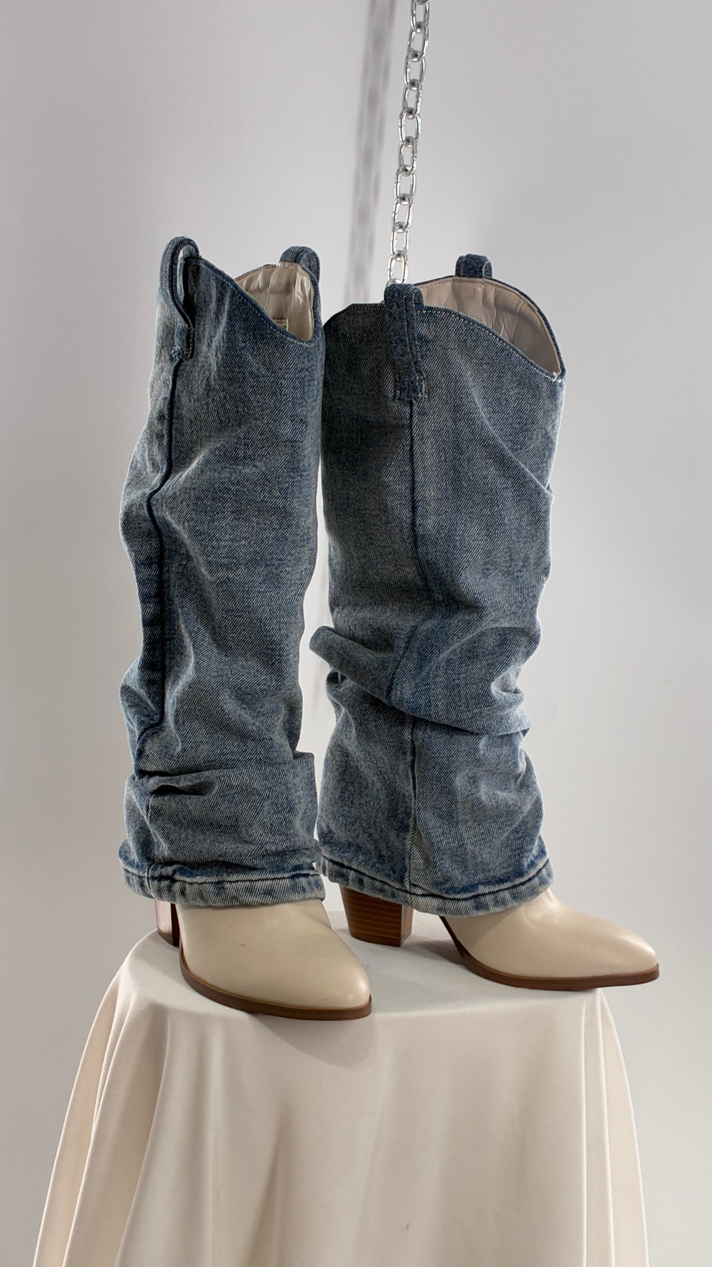 Vintage 2008 White Pointed Toe Boots with Denim Stacked Leg (6)
