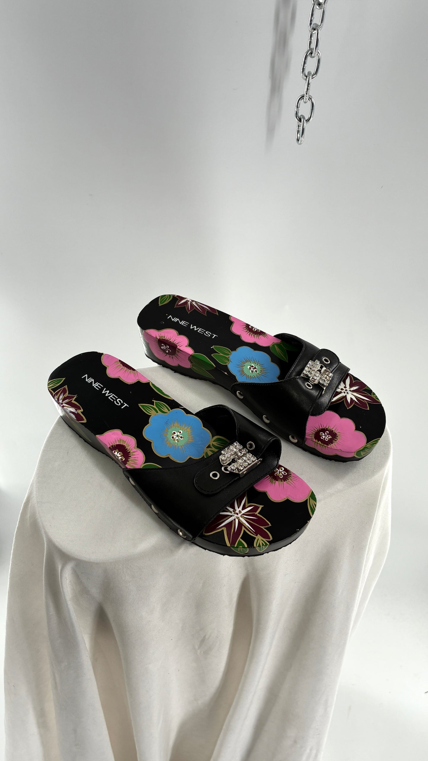 Vintage NINE WEST Black Clog Sandal with Colorful Hand Painted Flowers (7.5)