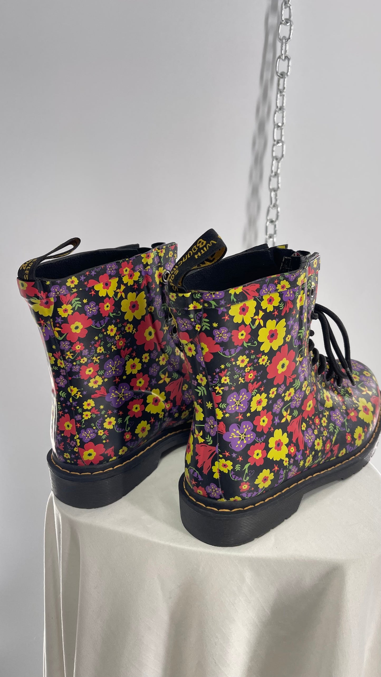 Doctor Martens Flower Printed Rubber Boots (9L 8M)