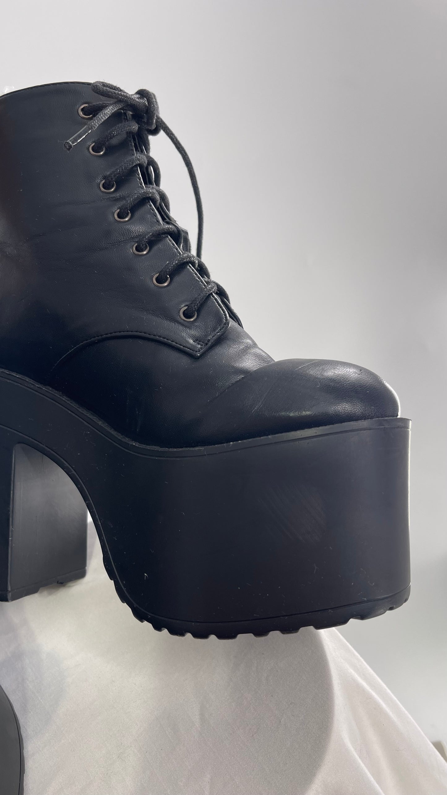 Vintage NY X LA Black Leather Platform Chunky Heel Combat Boot (8)