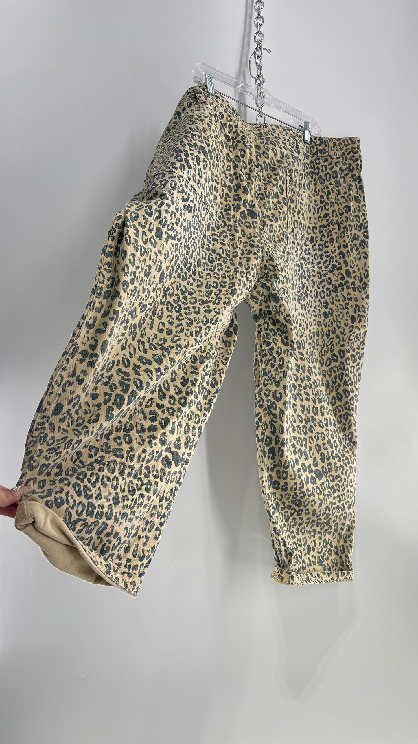 Pilcro Anthropologie Beige Blue Faded Leopard Carpenter Pant with Tags (24W)