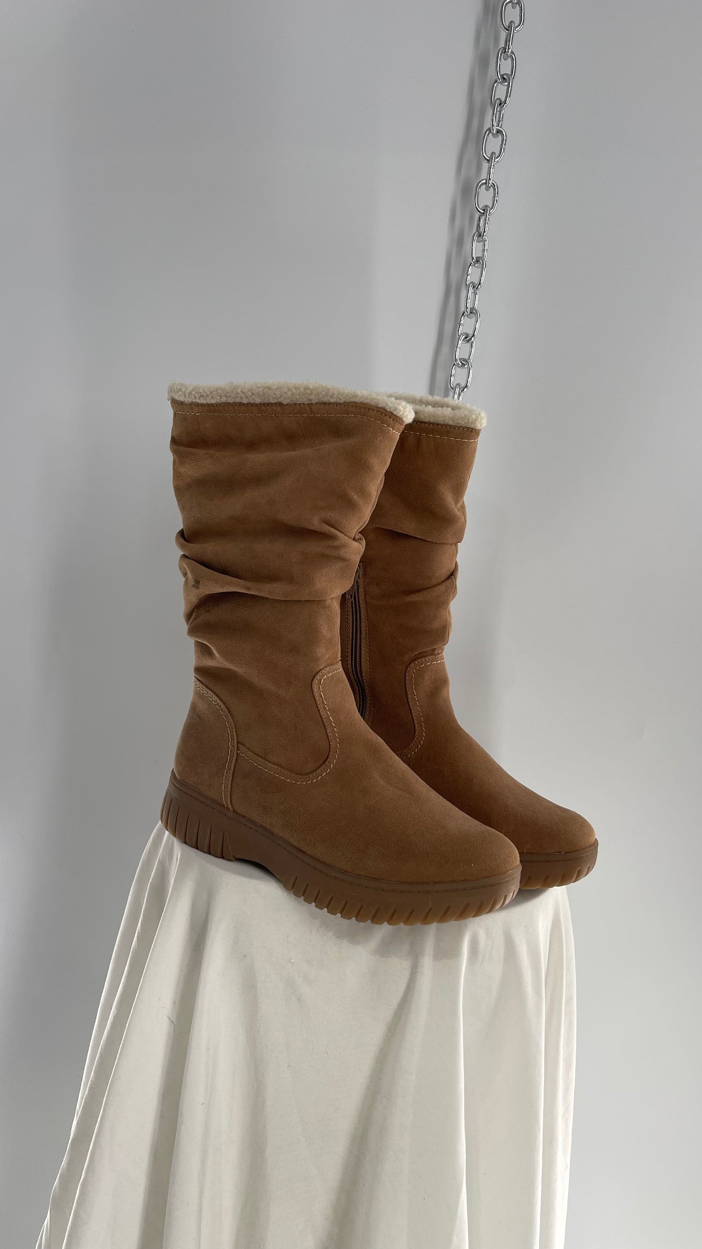 White Mountain Stacked/Ruched Brown Suede Leather Boots with Sherpa Lining and Tags Attached (8.5)