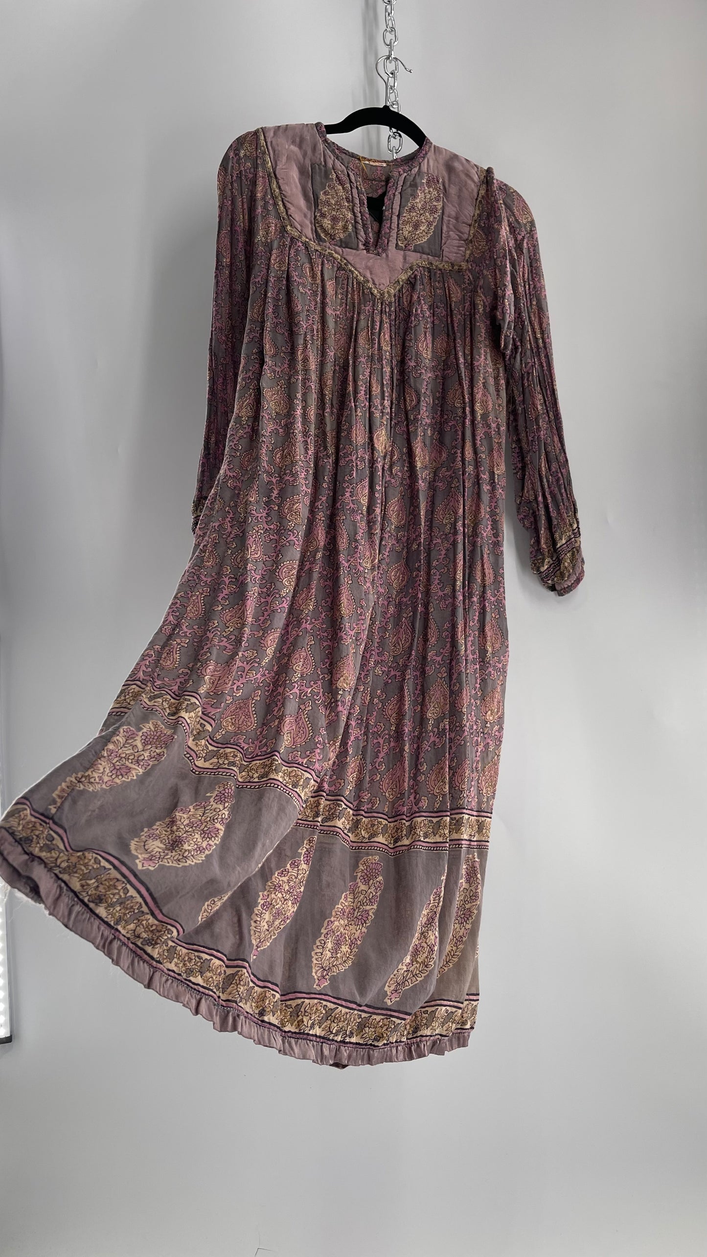 Vintage 1970s Handmade Dusty Purple Full Length Dress with Paisley Pattern and Quilted Neckline (Small)