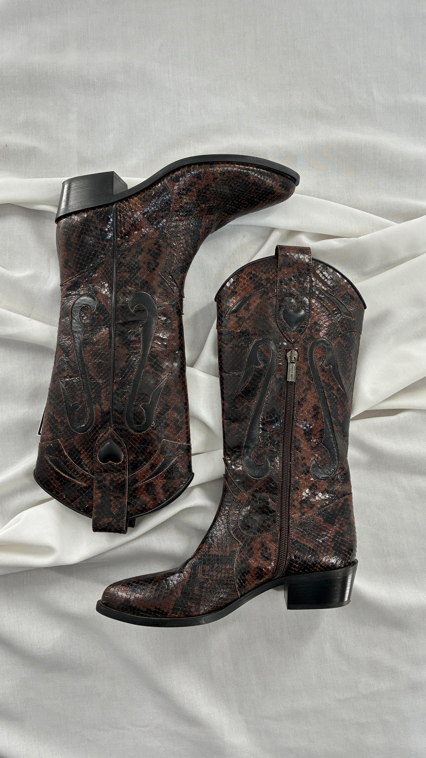 Vintage LABLANC Snakeskin Cowboy Boots with Hearts Made in Italy (36)