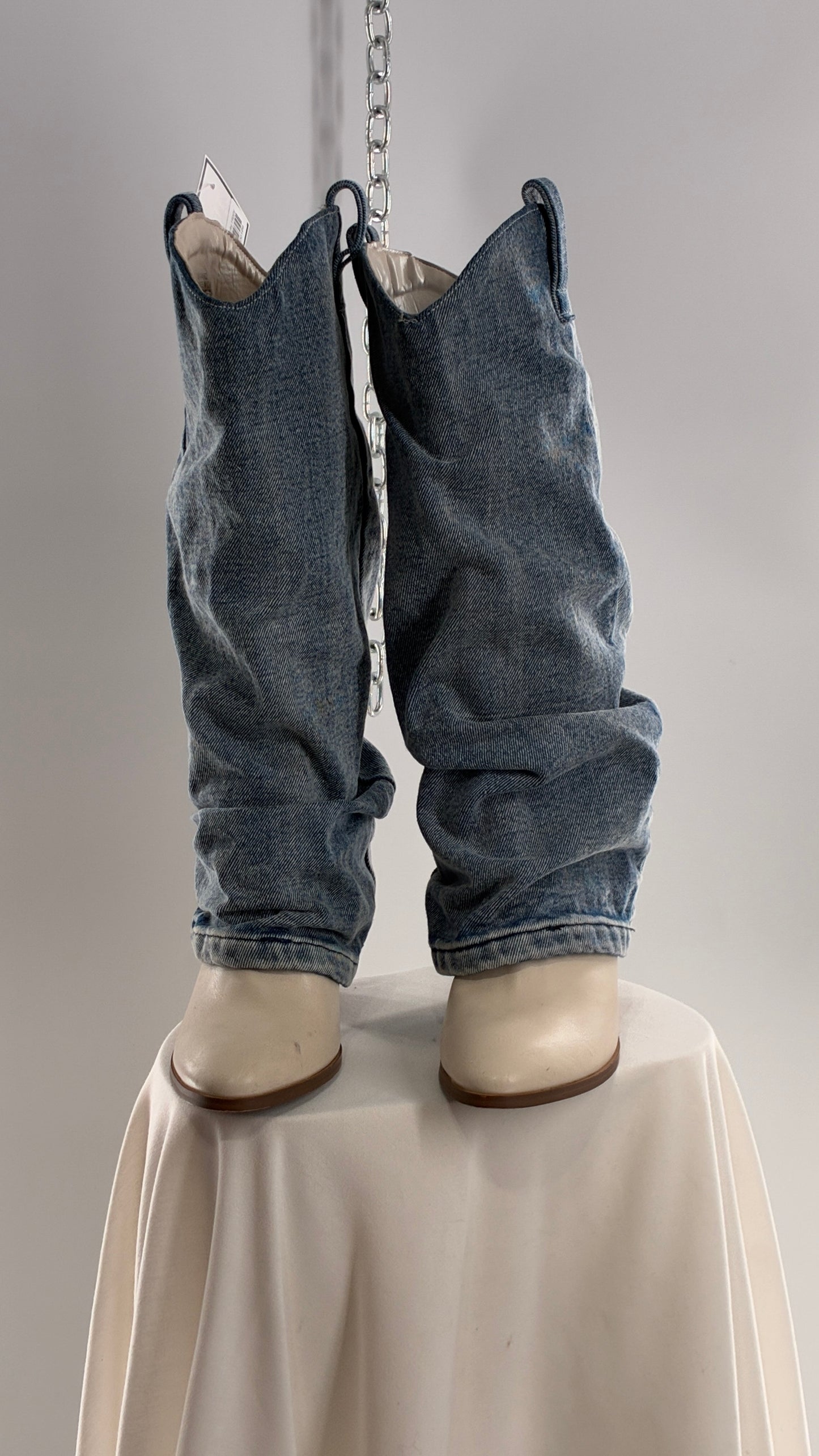 Vintage 2008 White Pointed Toe Boots with Denim Stacked Leg (6)