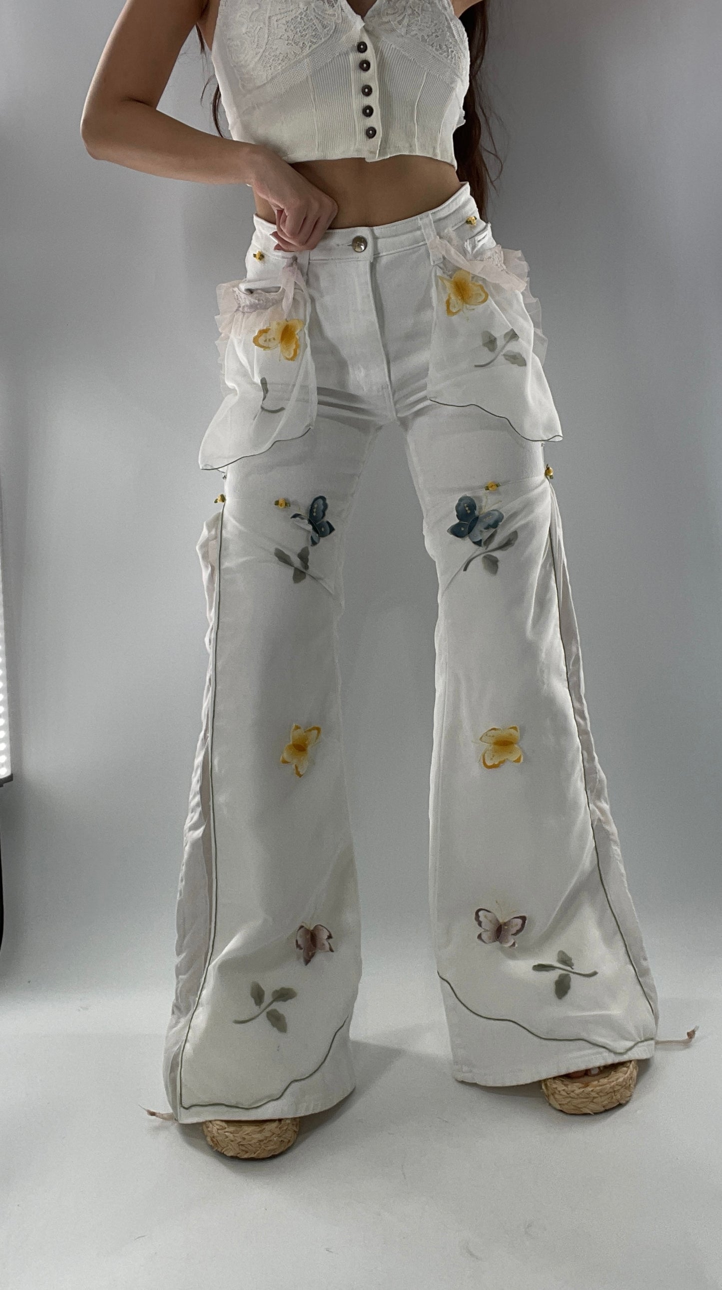 Remade Upcycled Lee White Jeans with Drawstring Adjustable Length, Lace Trim Pockets, Embroidery and Appliqué Details (27)