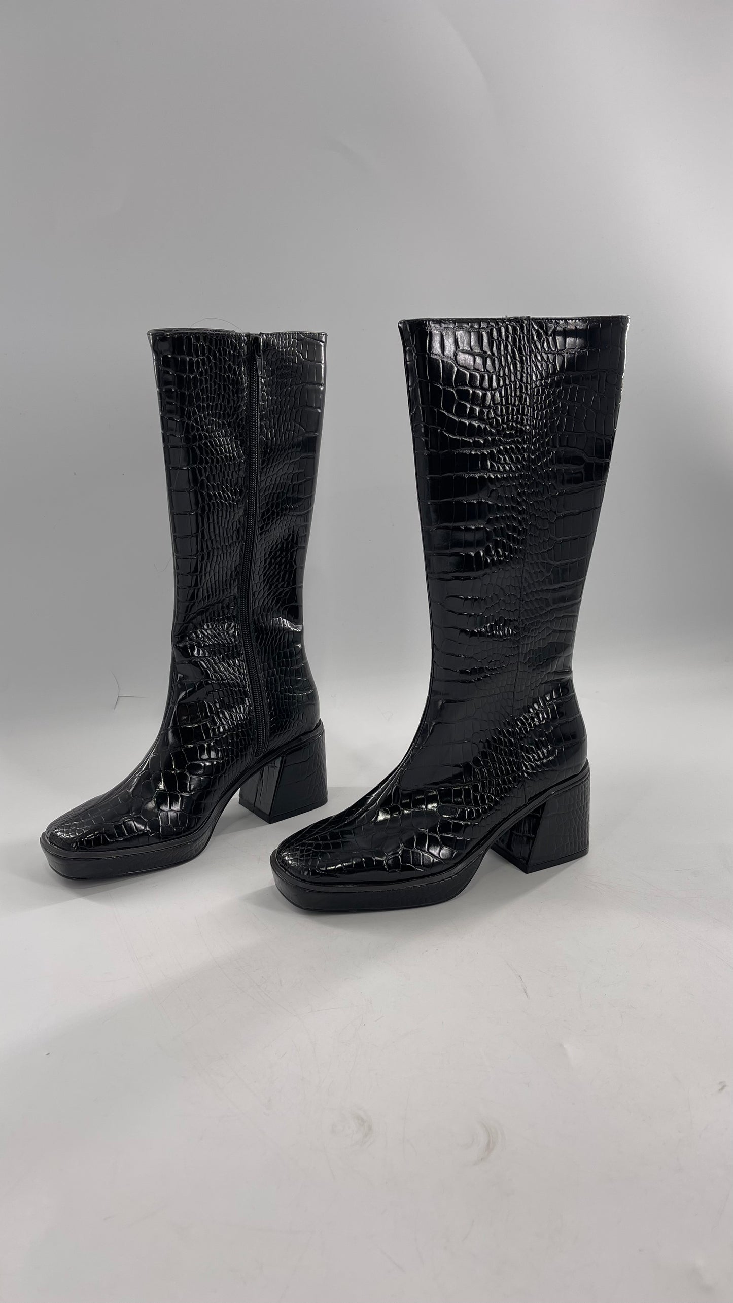 Urban Outfitters Black Crocodile Embossed Knee High Heel Boots (6)