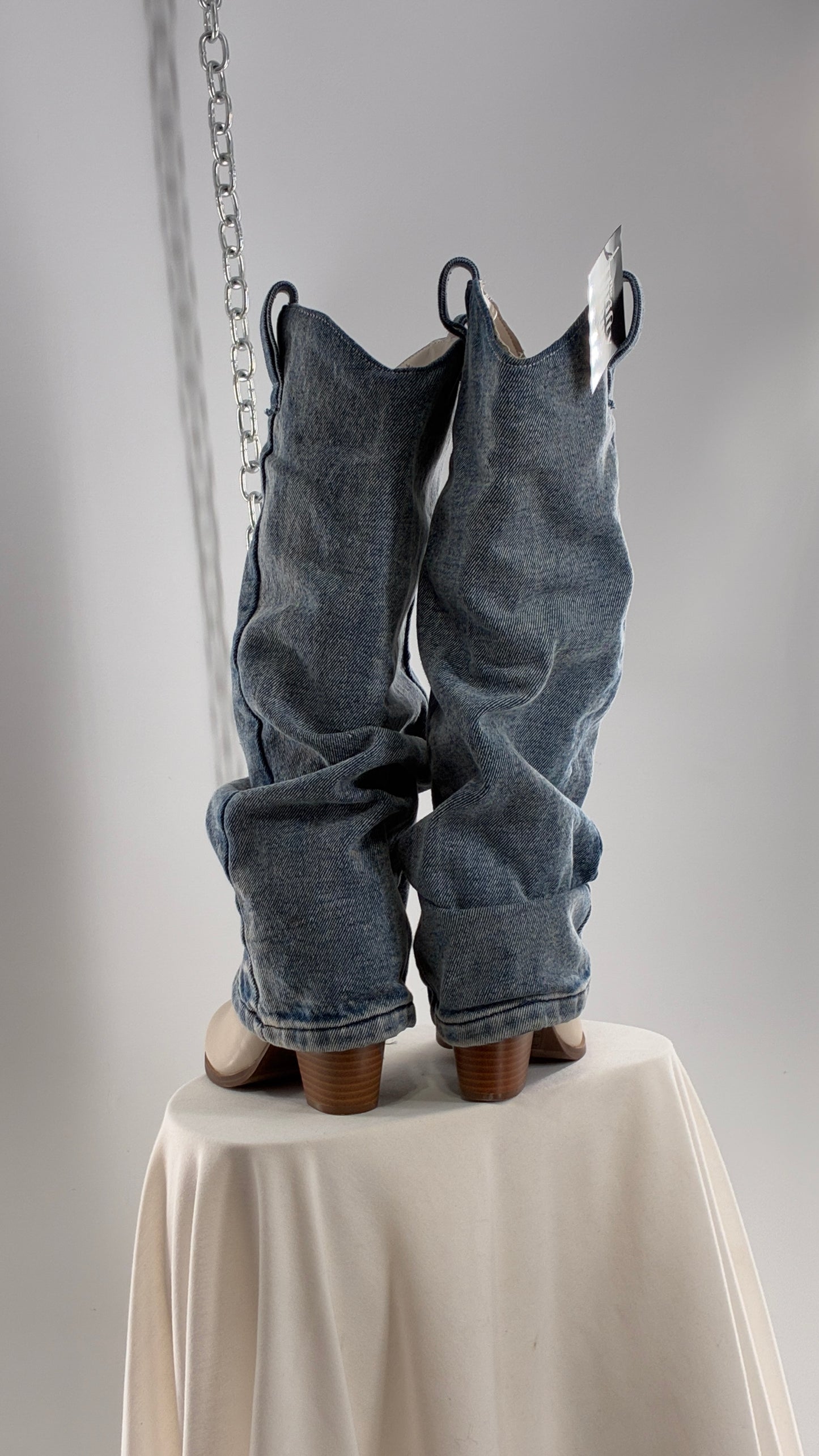 Vintage 2008 White Pointed Toe Boots with Denim Stacked Leg (6)