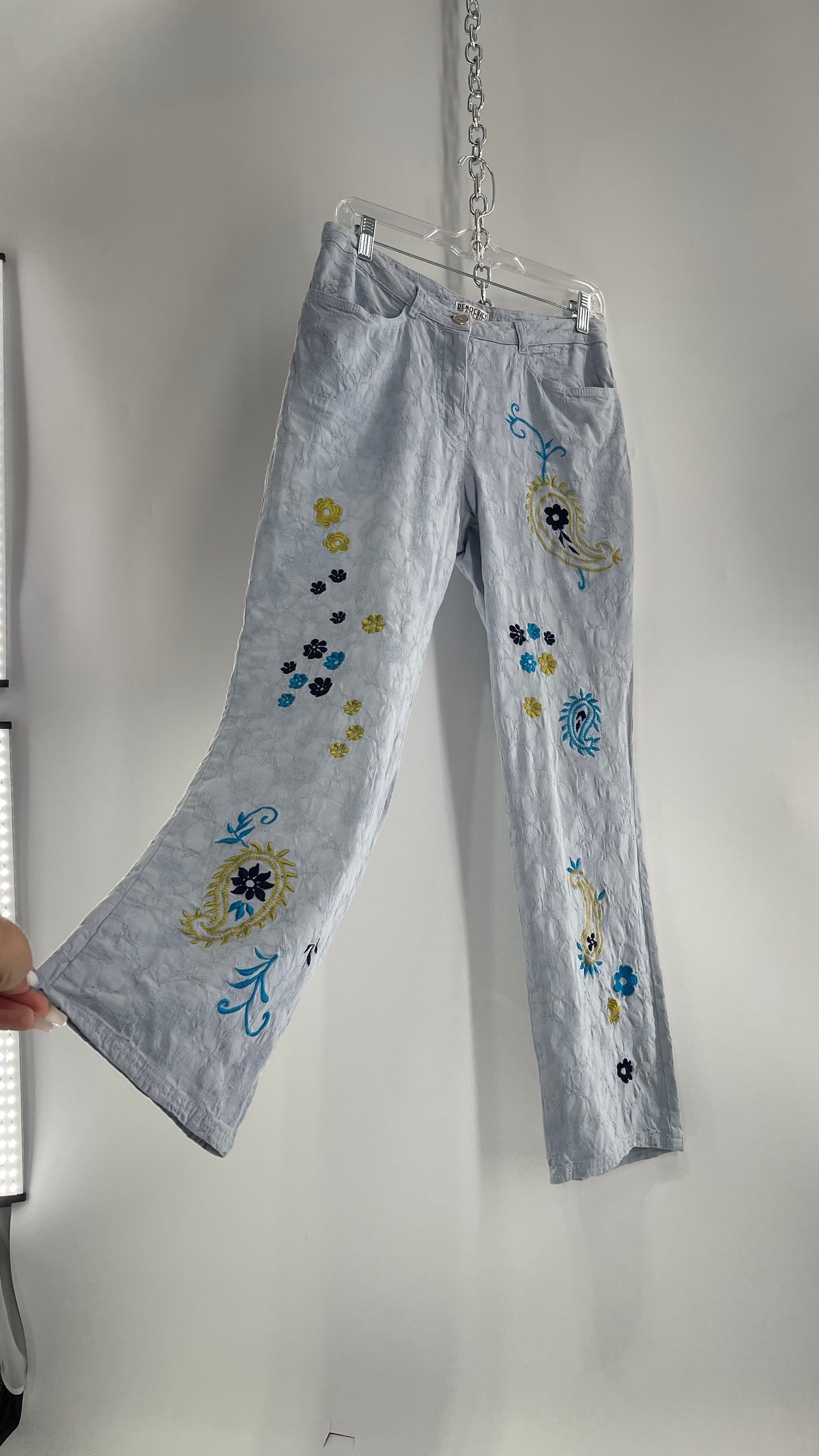 Vintage DEMOCRACY Embroidered, Textured Kickflares (8 Petite)