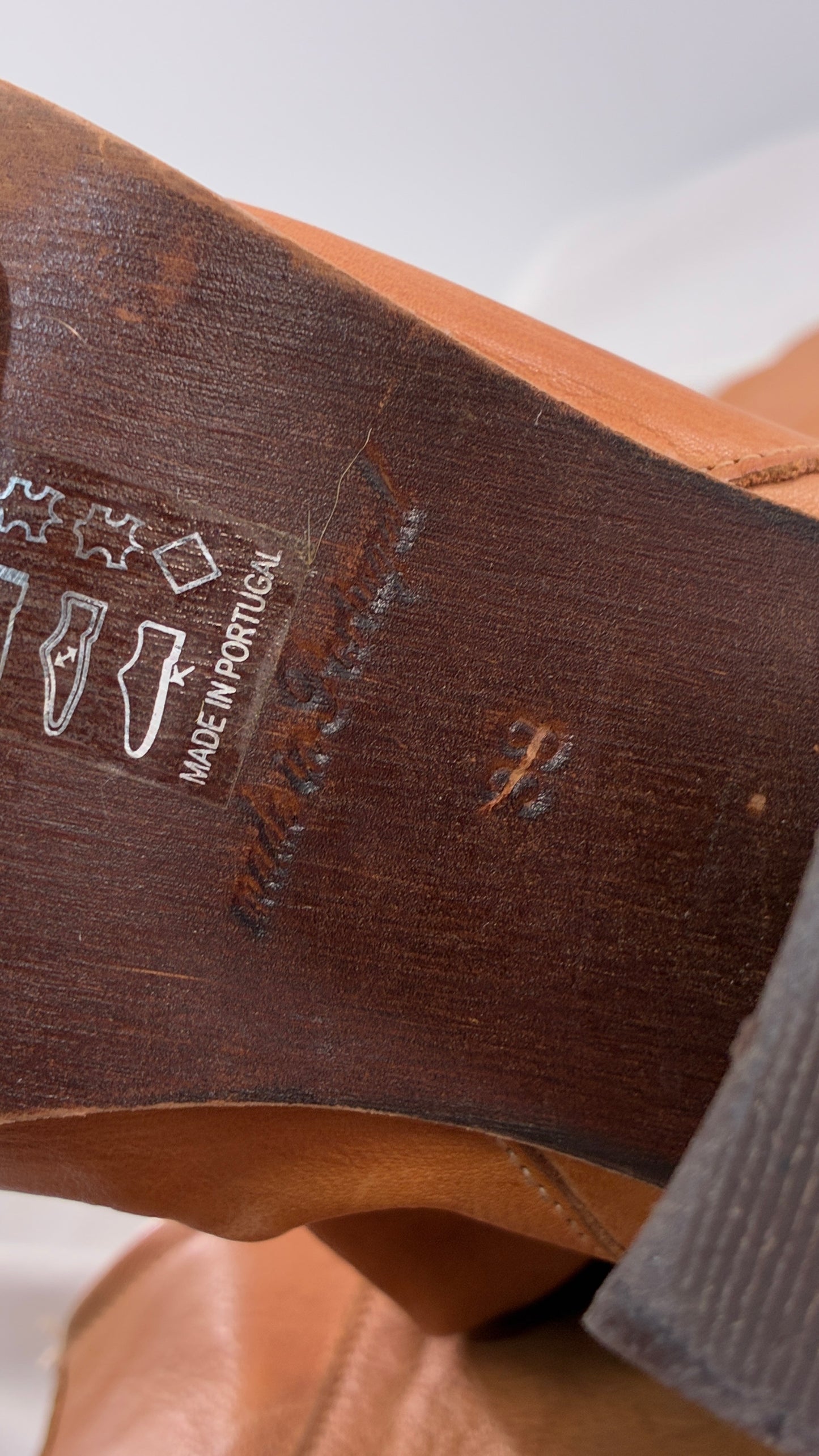 Vintage FREE PEOPLE Elle Tall Round Toe Scrunch Back Leather Boots Made in Portugal (38)