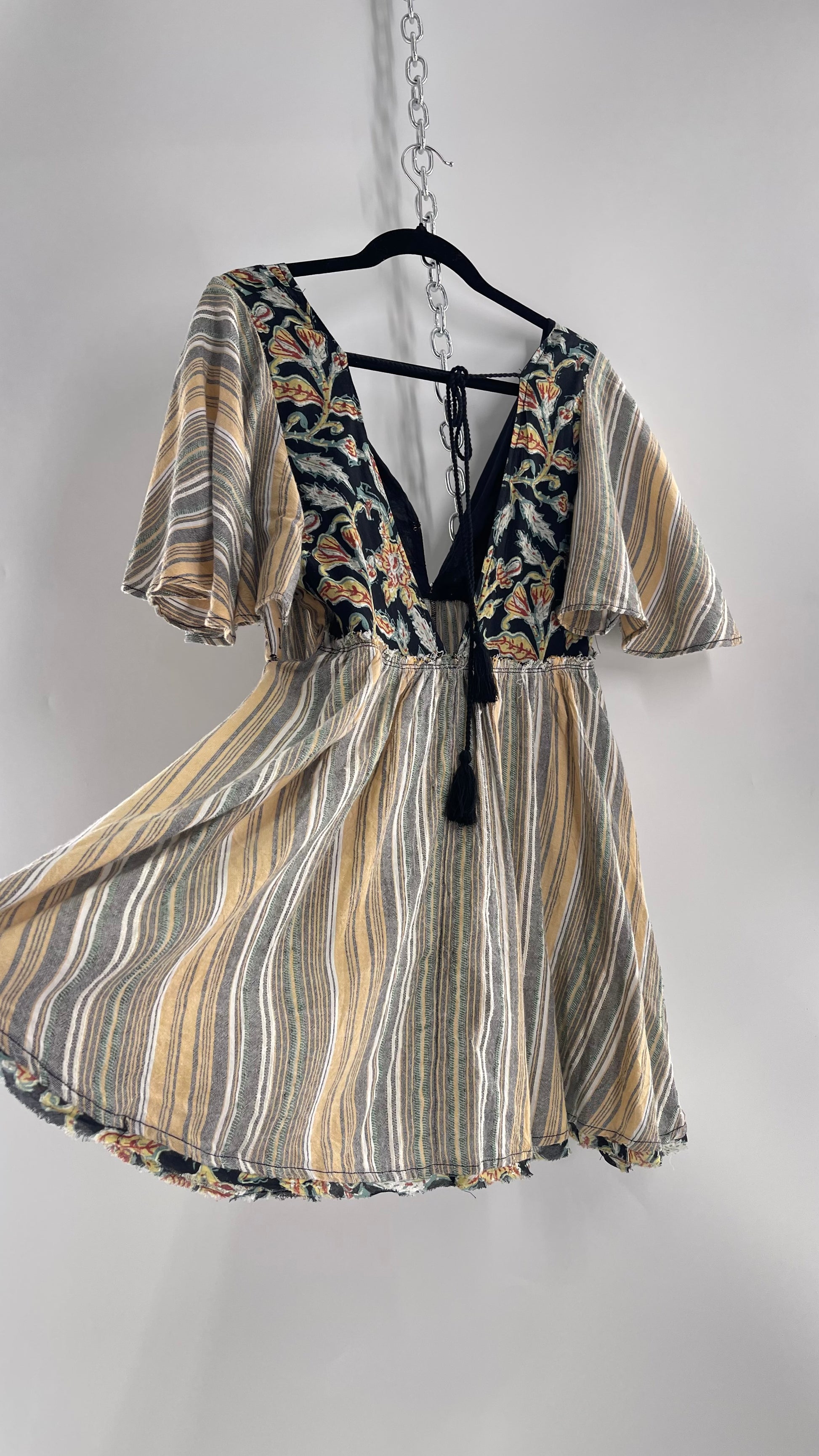 Free People Dual Fabric Floral/Woven Boho Babydoll Mini Dress (XS) The Thrifty Hippy Free People Dual Fabric Floral/Woven Boho Babydoll Mini Dress (XS) The Thrifty Hippy