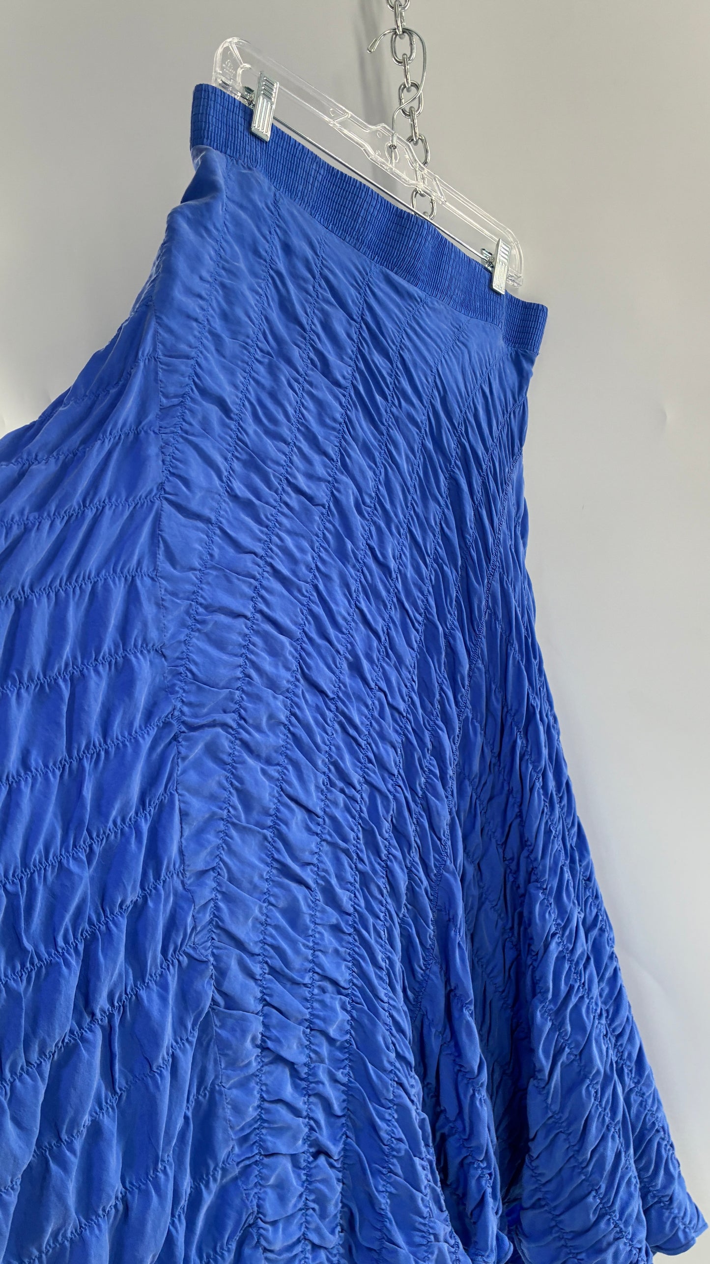 Vintage DKNY 100% Silk Cobalt Blue Skirt (Small)