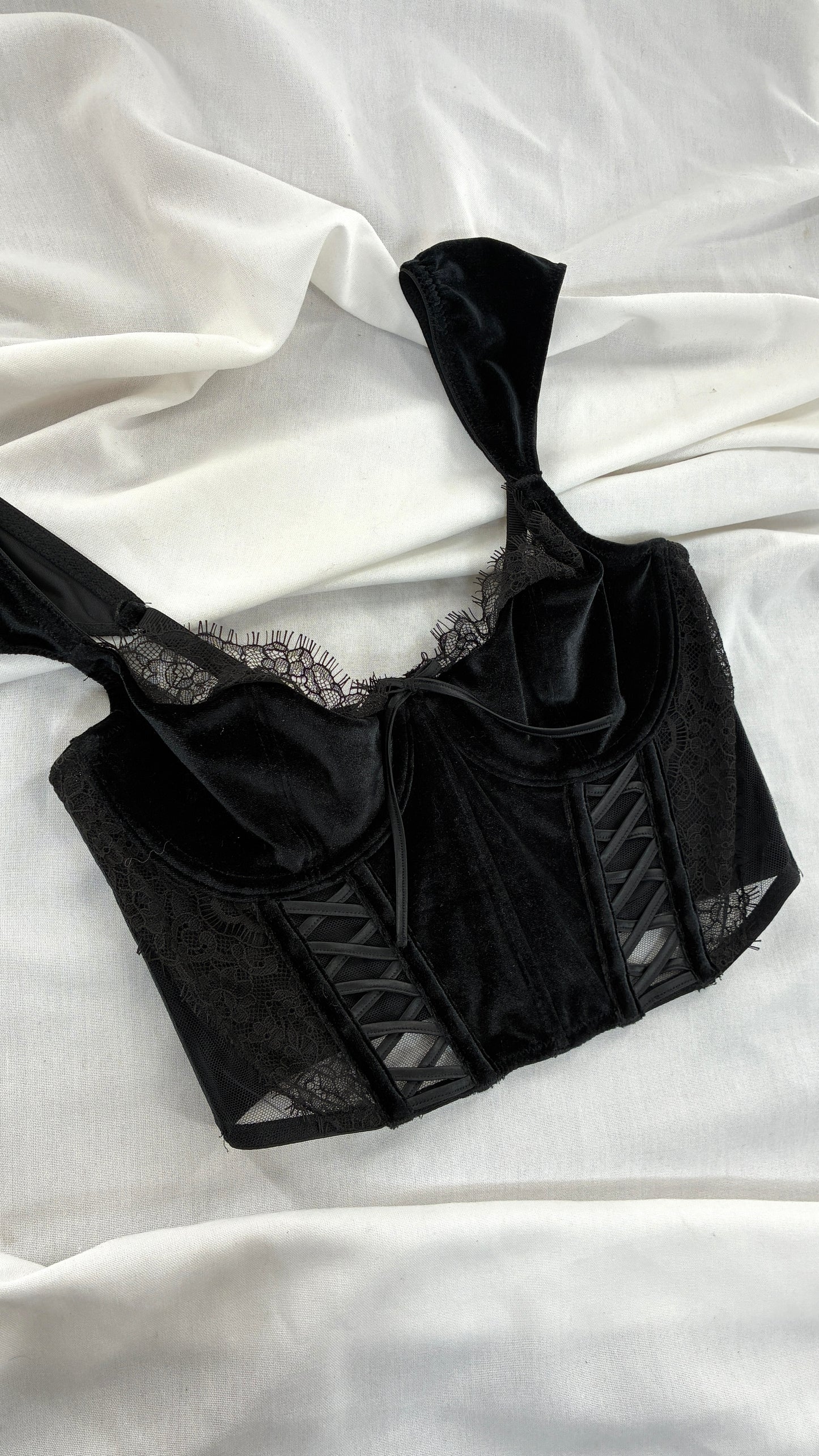 Vintage VICTORIAS SECRET Black Velour Corset Bra (Small)
