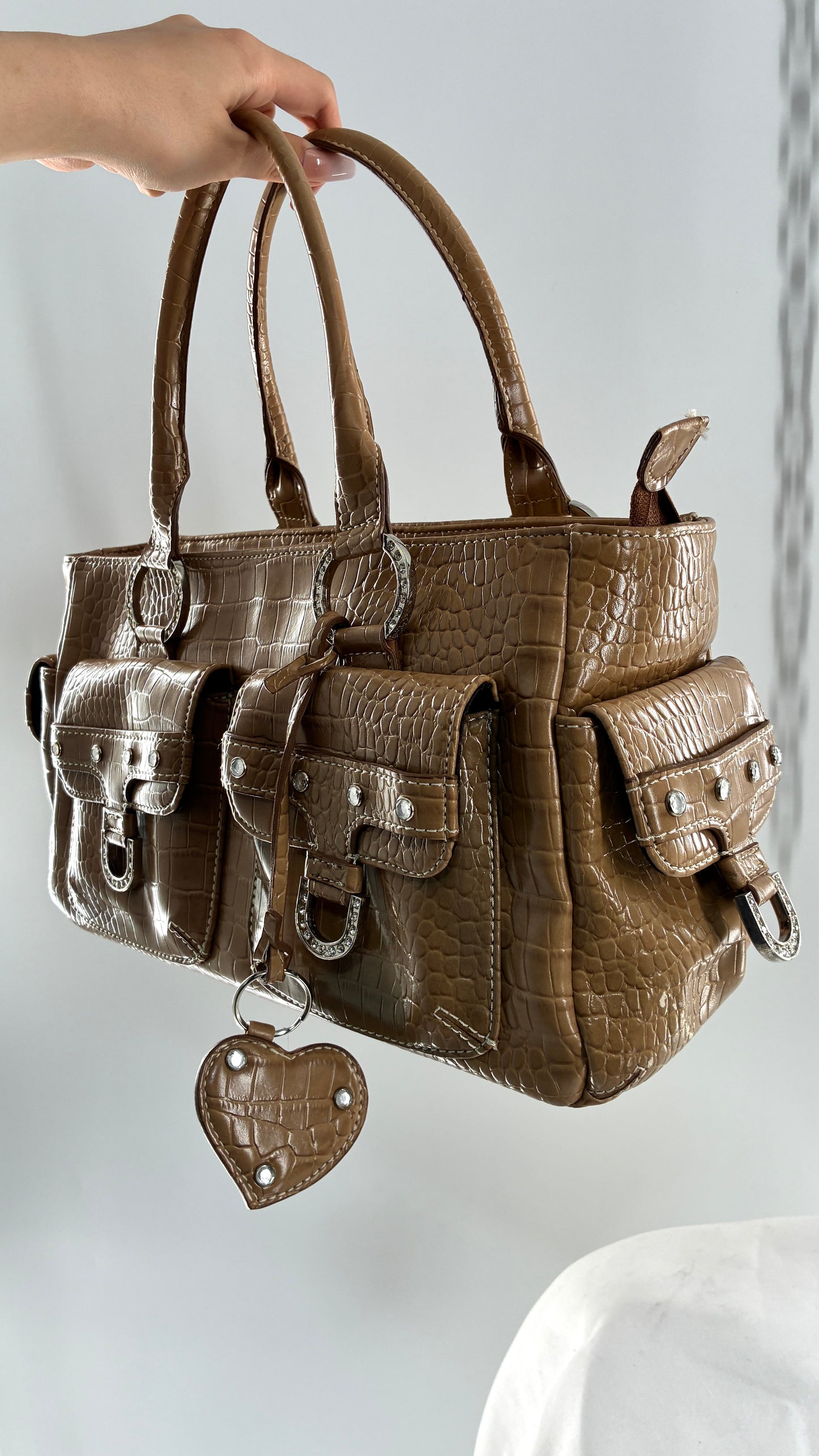 Vintage VALERIE STEVENS Crocodile Embossed Tan Shoulder Bag with Rhinestones and Heart Charm