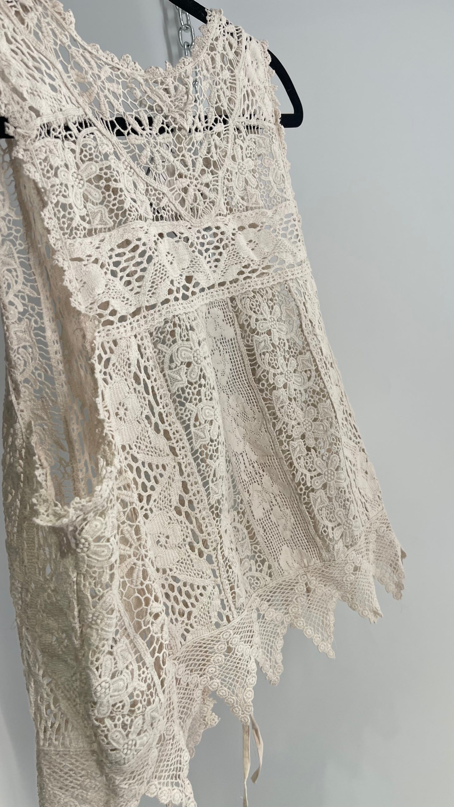 Free People Off White Lace Crochet Vest/ Tie Bust Sleeveless Top (Medium)