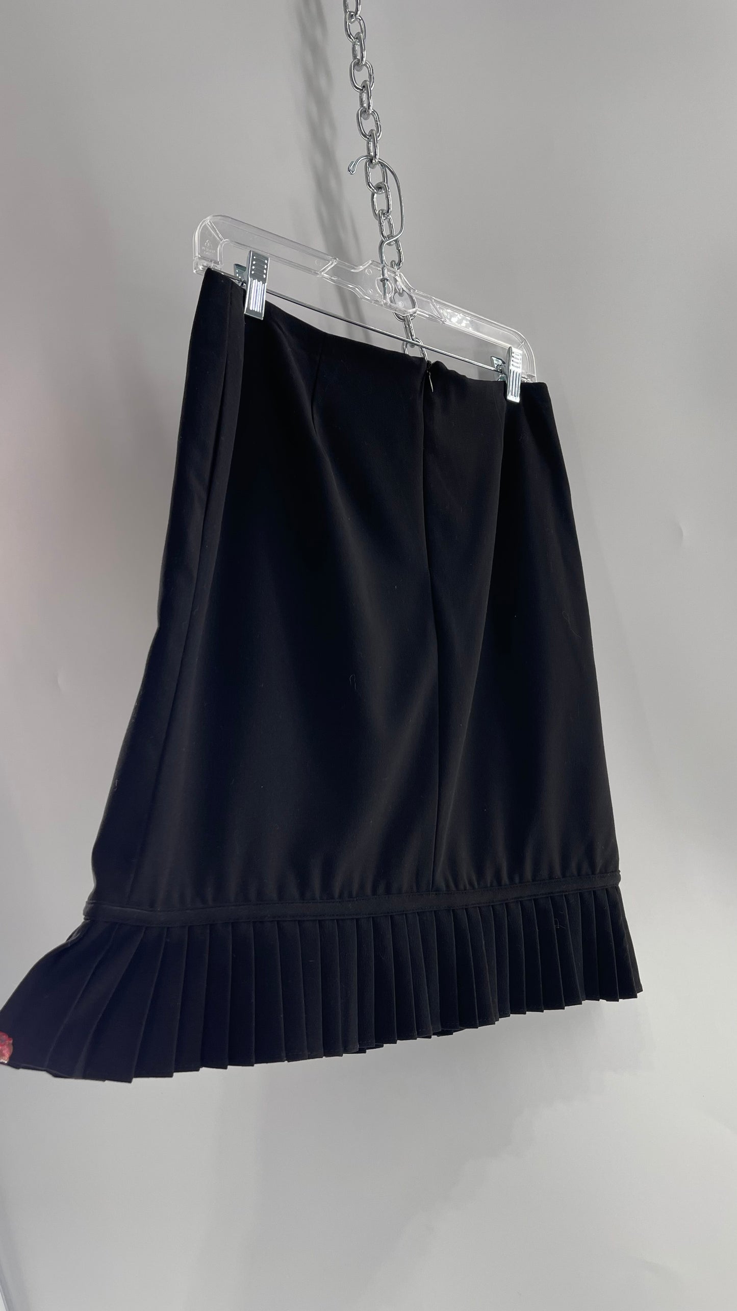 Vintage Black Skirt with Pleated Hem and Bow Detail (8)