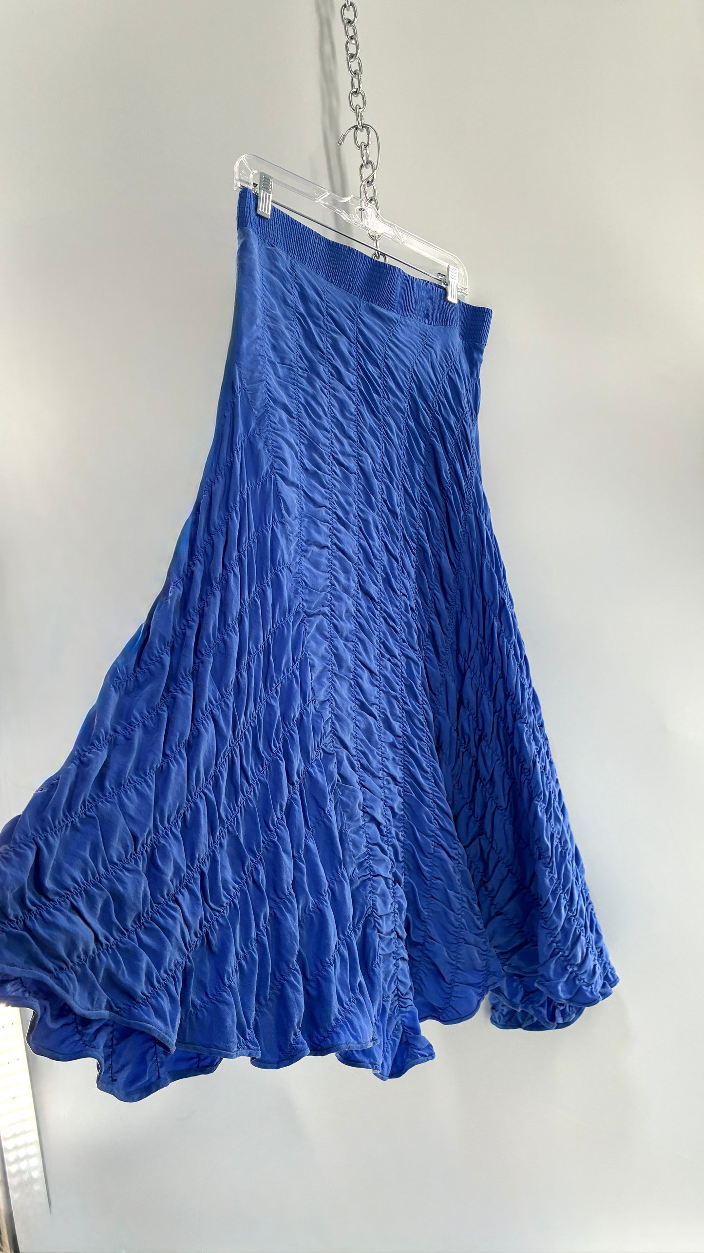Vintage DKNY 100% Silk Cobalt Blue Skirt (Small)