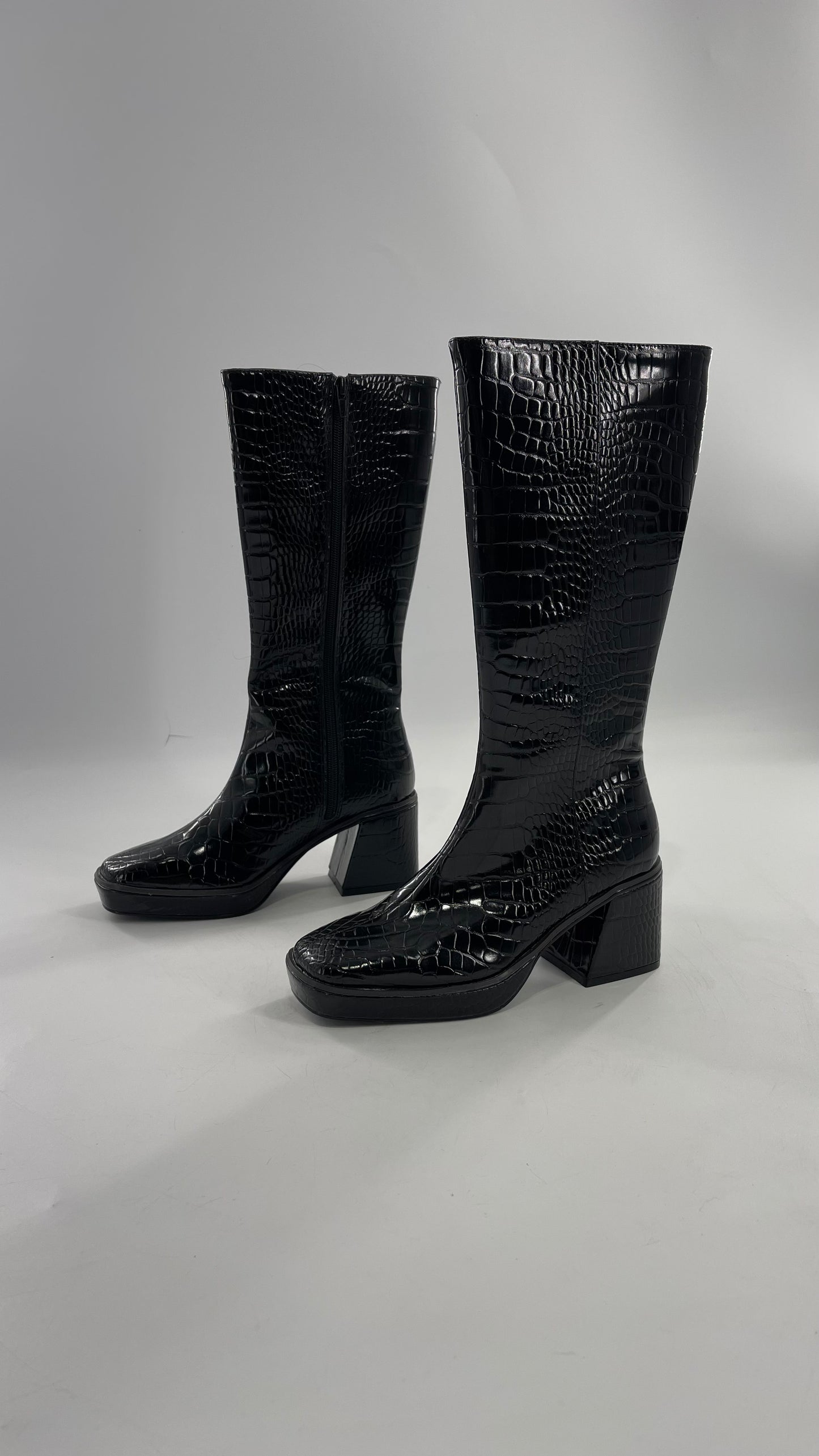 Urban Outfitters Black Crocodile Embossed Knee High Heel Boots (6)