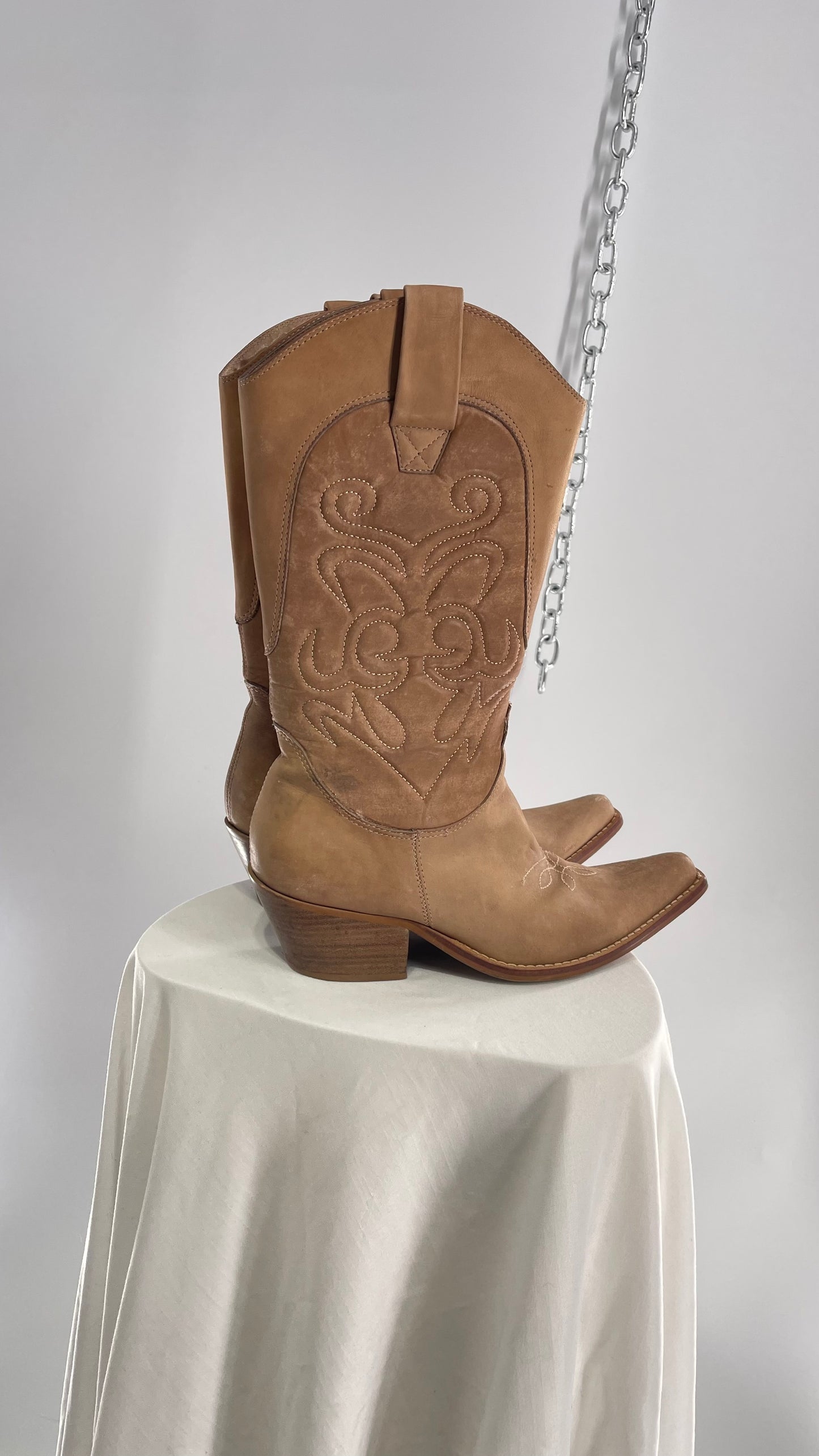 Vintage Xenny Penny Light Tan Embossed Cowboy Boots (9M)