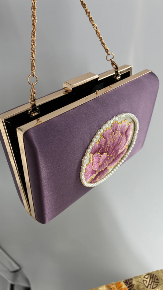 Vintage Hand Embroidered Flower Purse with Pearl Detailing