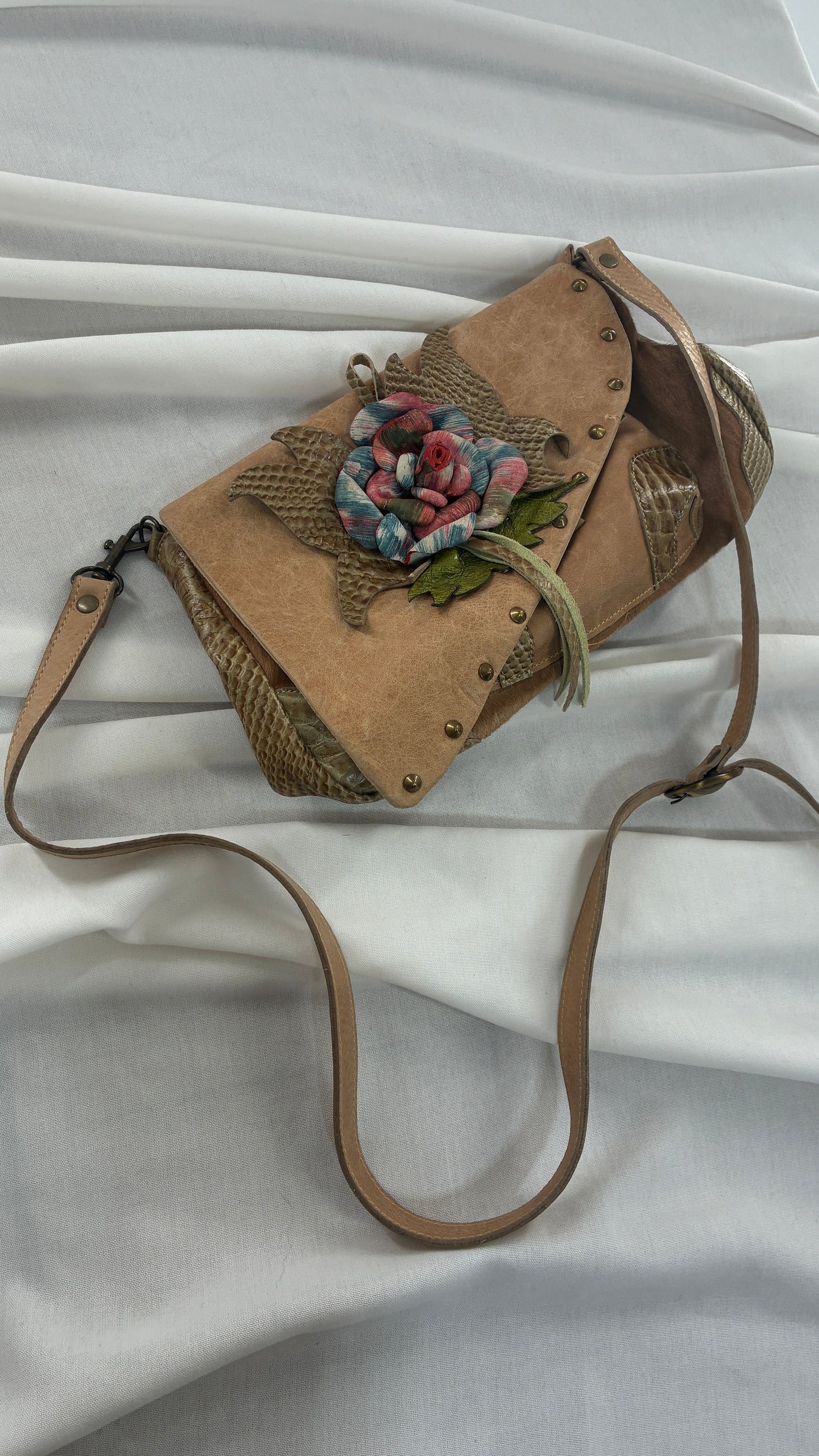 Vintage CLAUDIA ROLDANI Leather Rosette Purse Made in Colombia