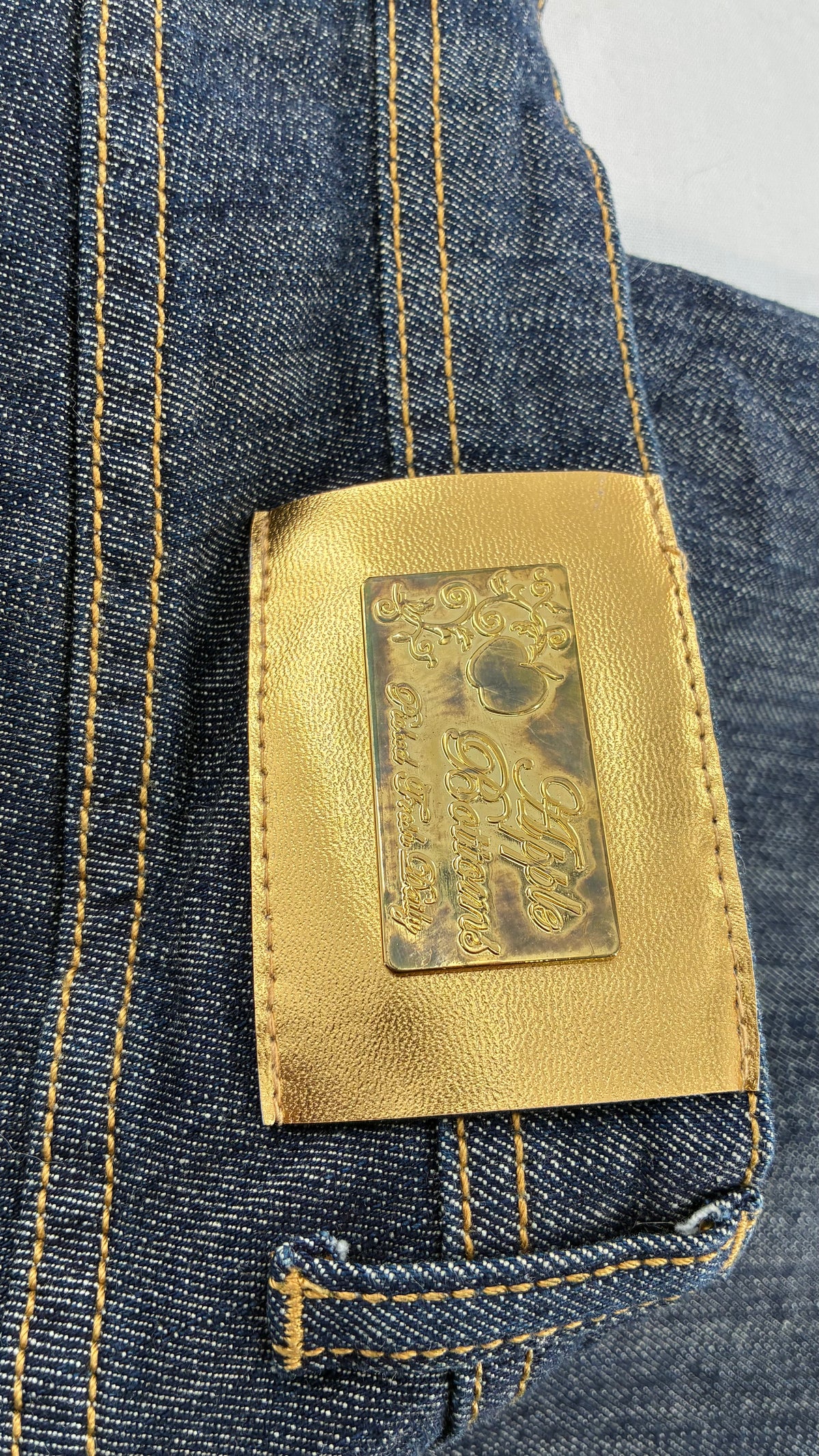 Deadstock Vintage Iconic APPLE BOTTOM JEANS with Apple Pockets and Embroidered Lettering (24)