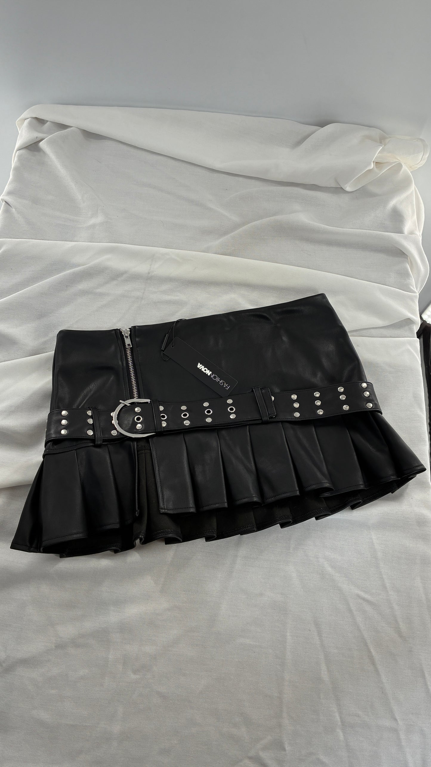 FASHION NOVA Vegan Leather Black Pleated Mini Skirt with Studded Belt and Tags Attached (Medium)