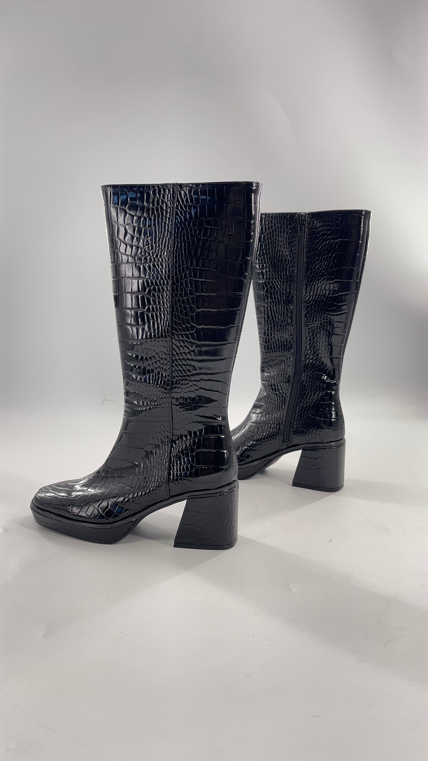 Urban Outfitters Black Crocodile Embossed Knee High Heel Boots (6)