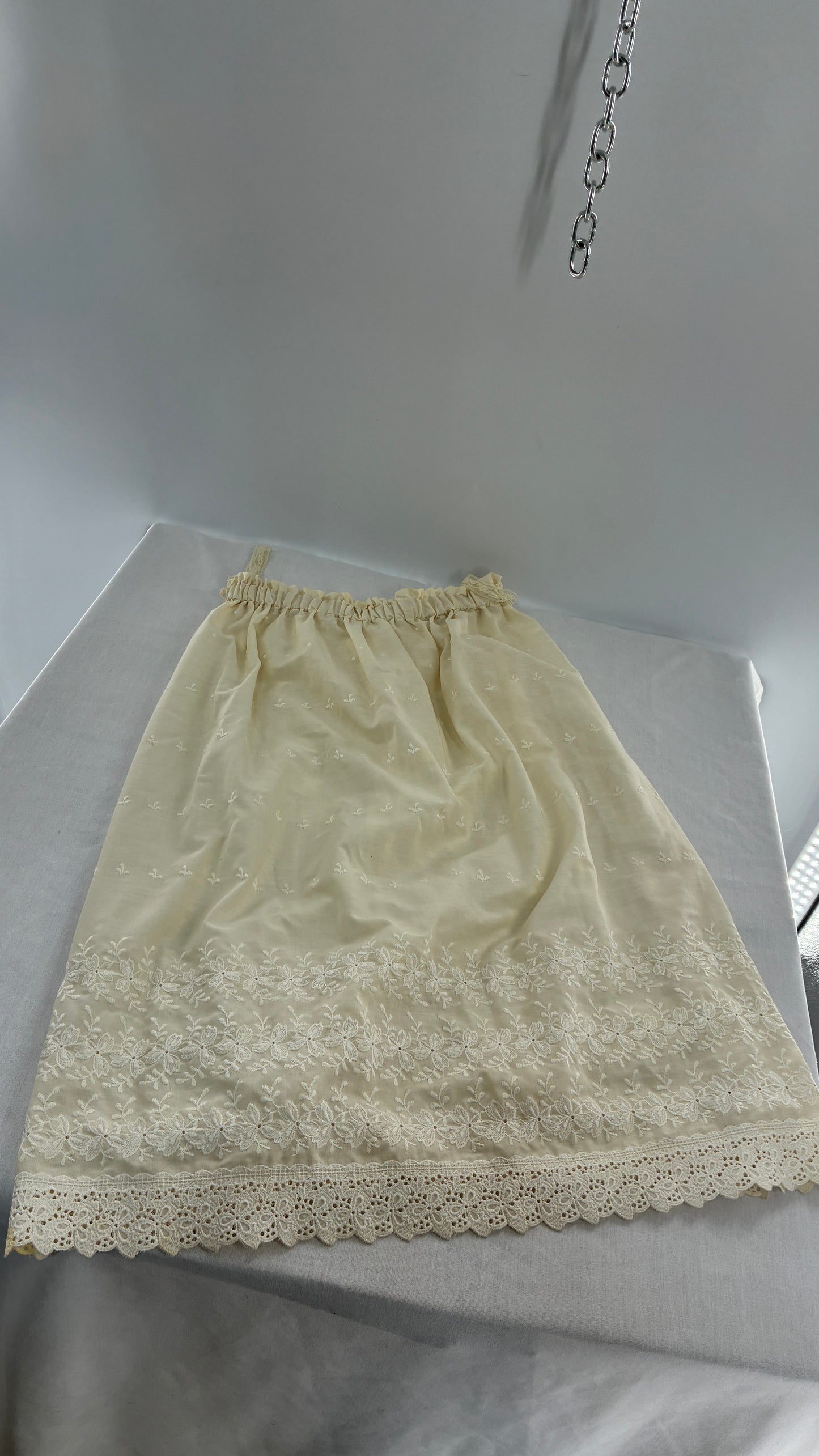 Vintage 1960s Handmade Lace Hem Cotton Skirt with Embroidered Patterning (XS/S)