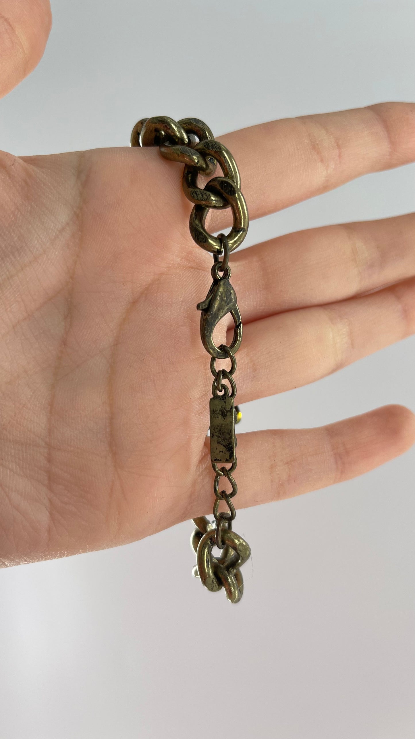 Bronze Chain Bracelet with Tortoise Shell Beret with Rhinestones