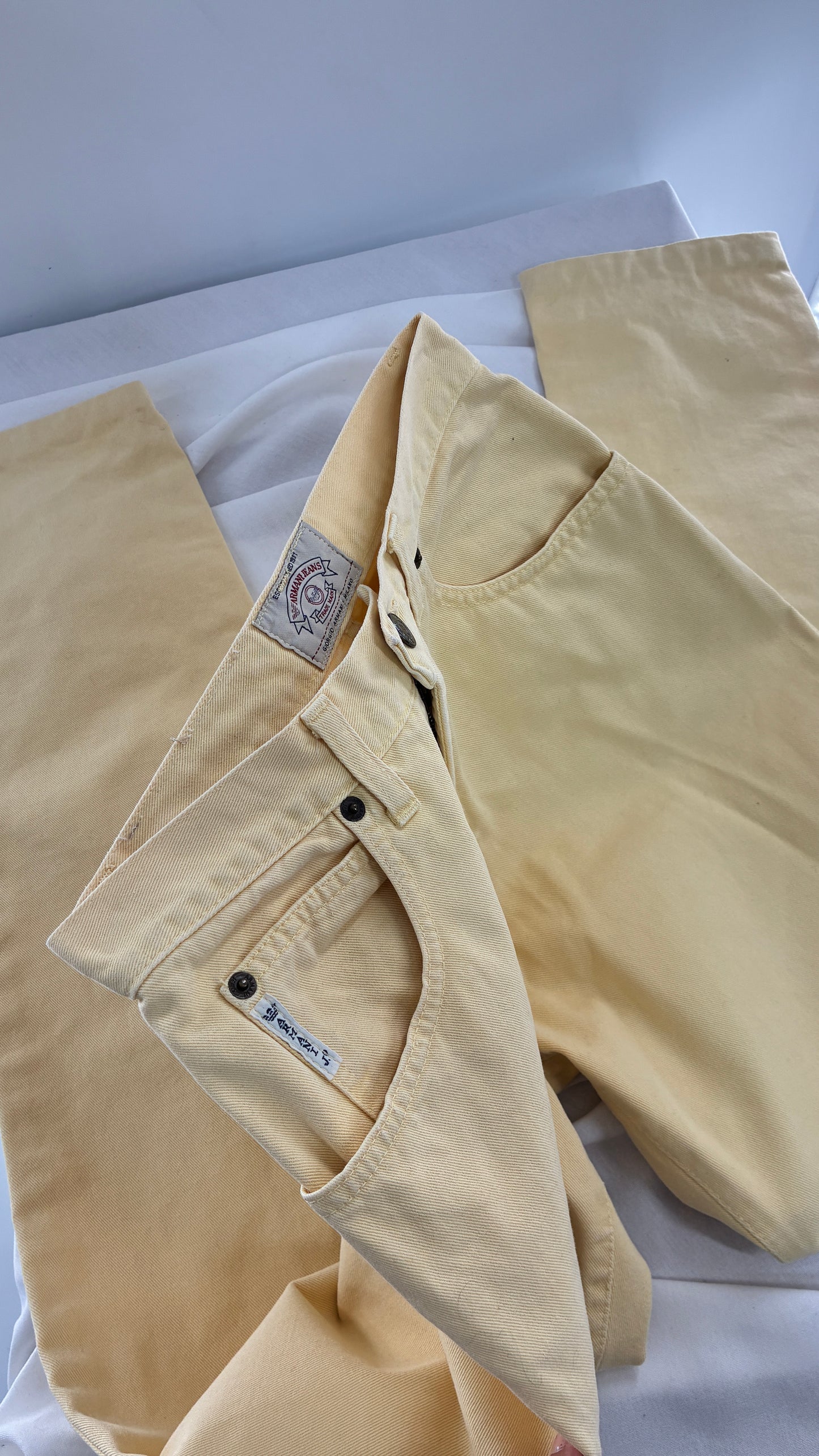 Vintage GIORGIO ARMANI Baby Yellow High Waisted Jeans with 80s Jacron Made in Italy  (29)