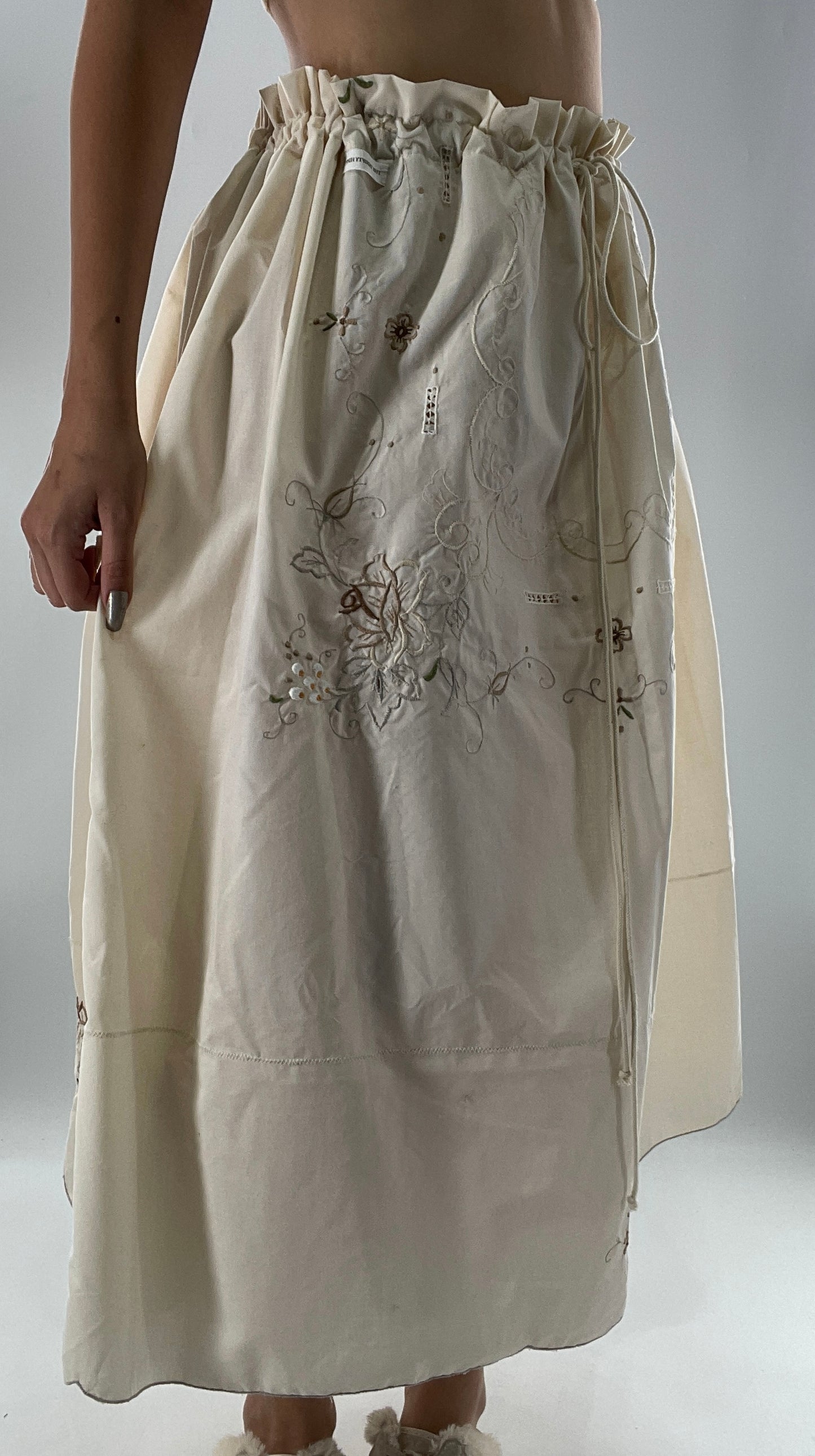 Custom Handmade Vintage Embroidered Off White Soirée Skirt (One Size)