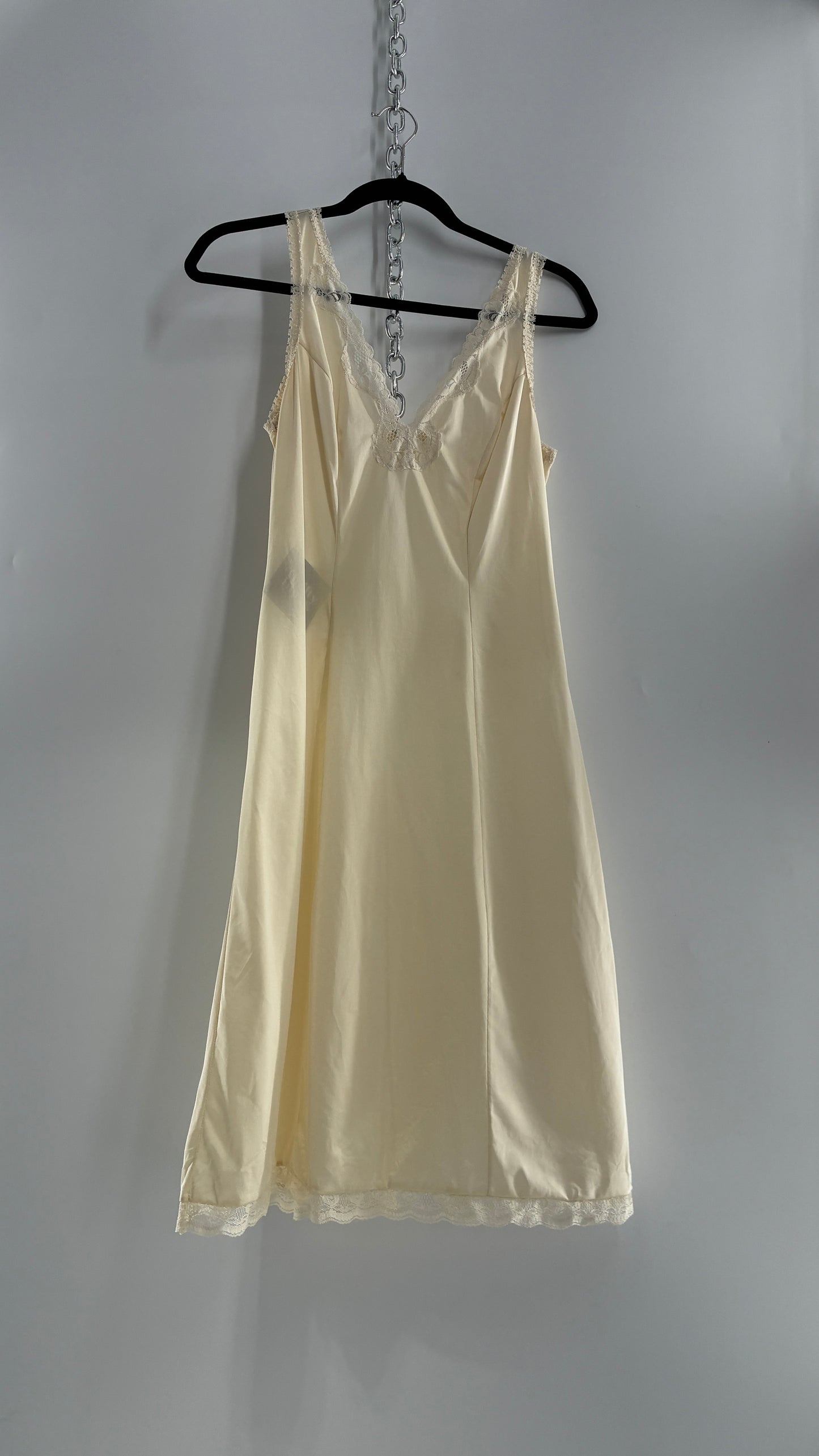 Vintage 1960s JENELLE of CALIFORNIA Slip Lace Trimmed Dress (Small)