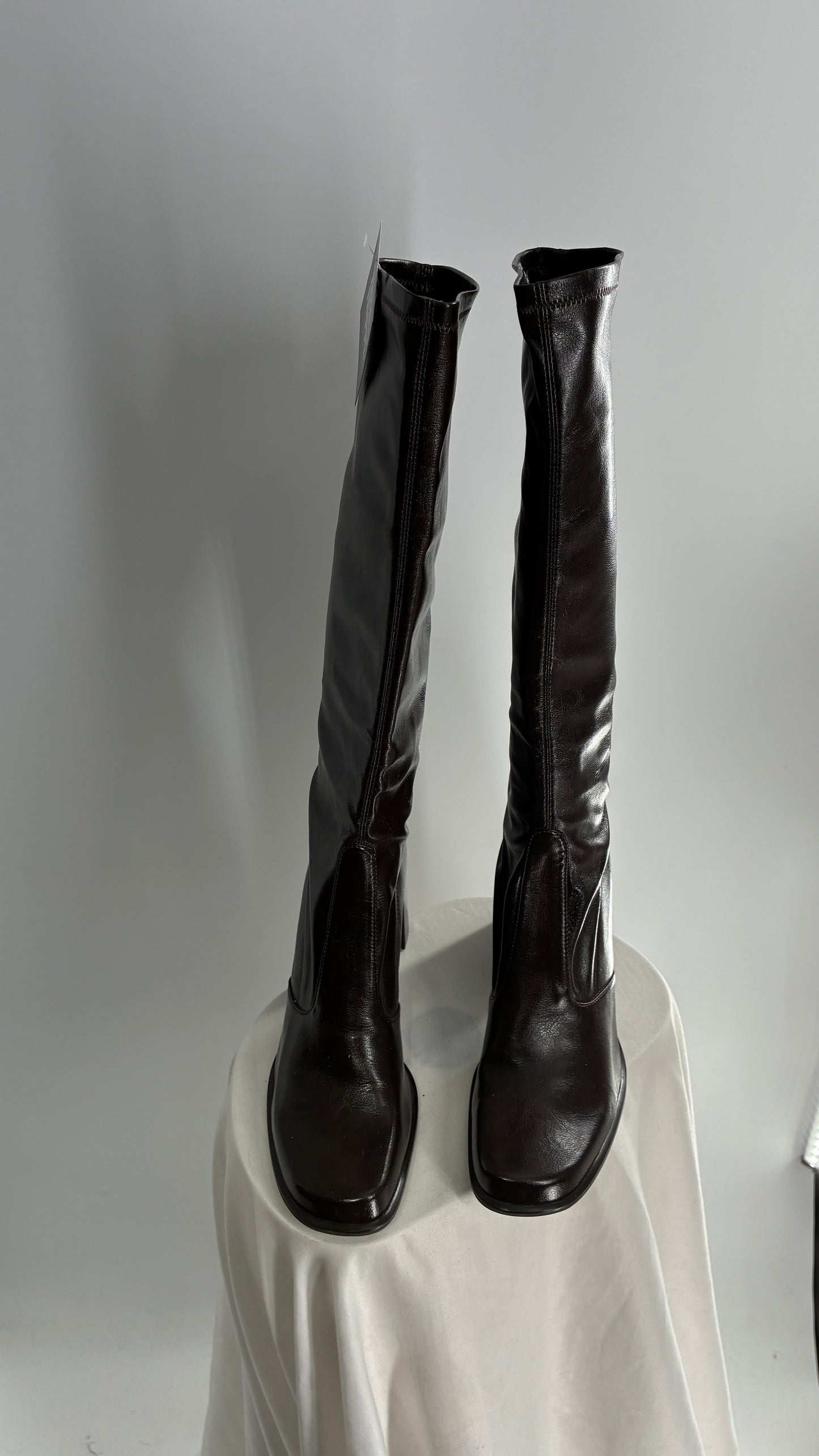 Vintage FRANCO SARTO Made in Brazil Square Toe Knee High Boots with Block Heel (8.5)