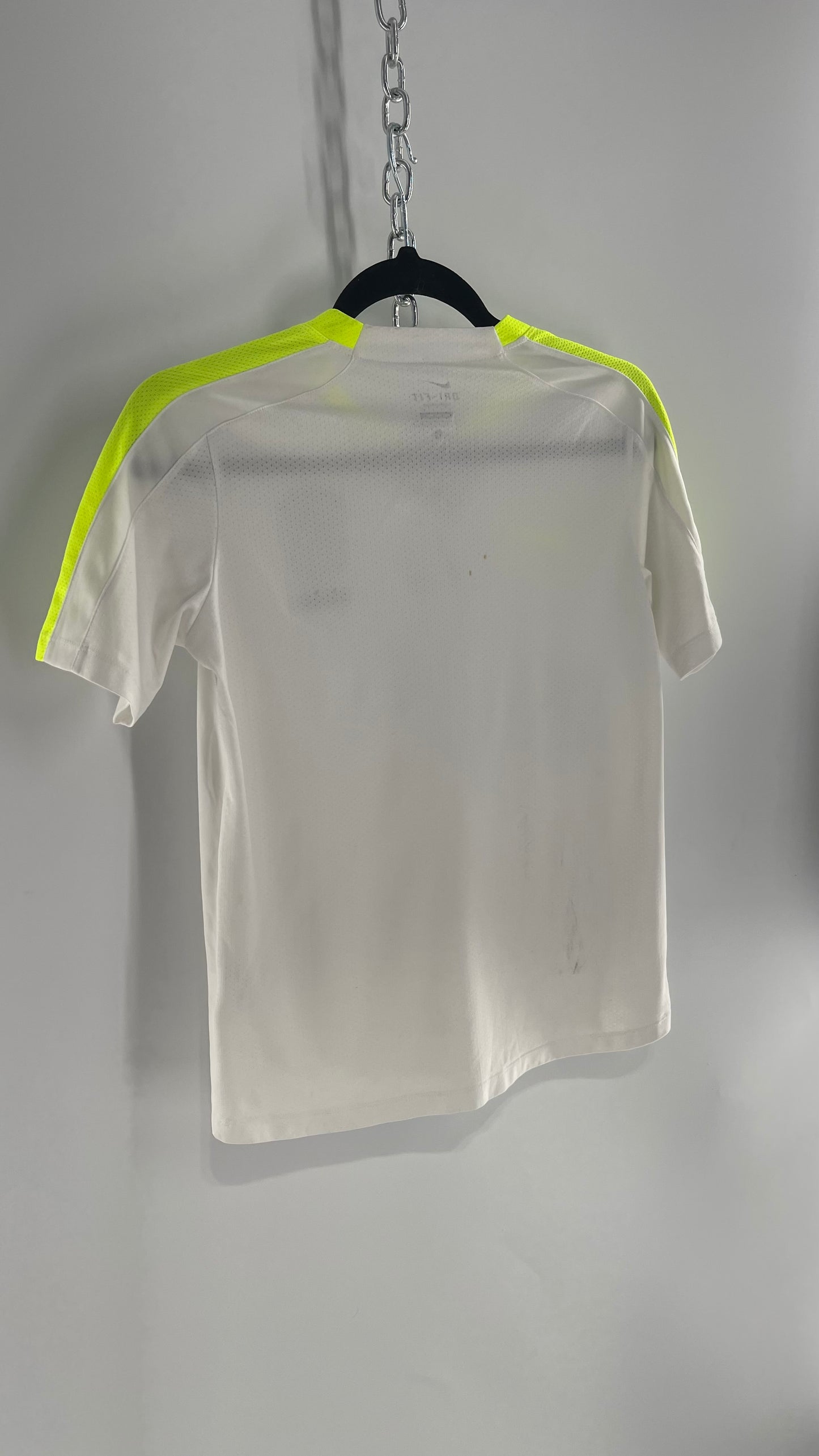 Vintage Nike Brasil CBF Jersey with Chelsea Player DIEGO COSTA, WILLIAN, and OSCAR Signatures (Large)