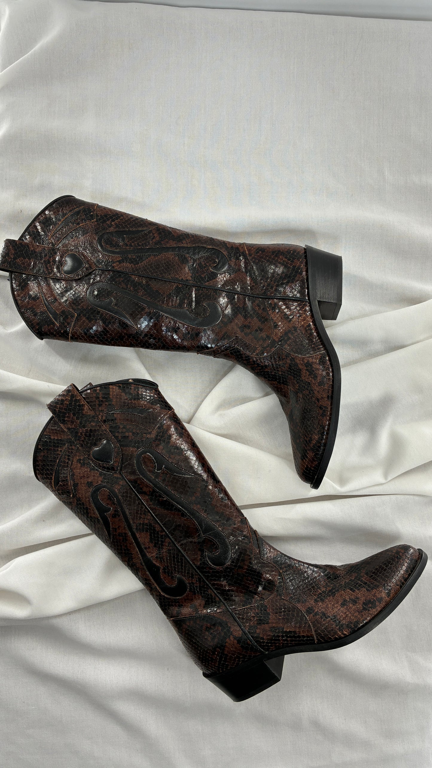 Vintage LABLANC Snakeskin Cowboy Boots with Hearts Made in Italy (36)