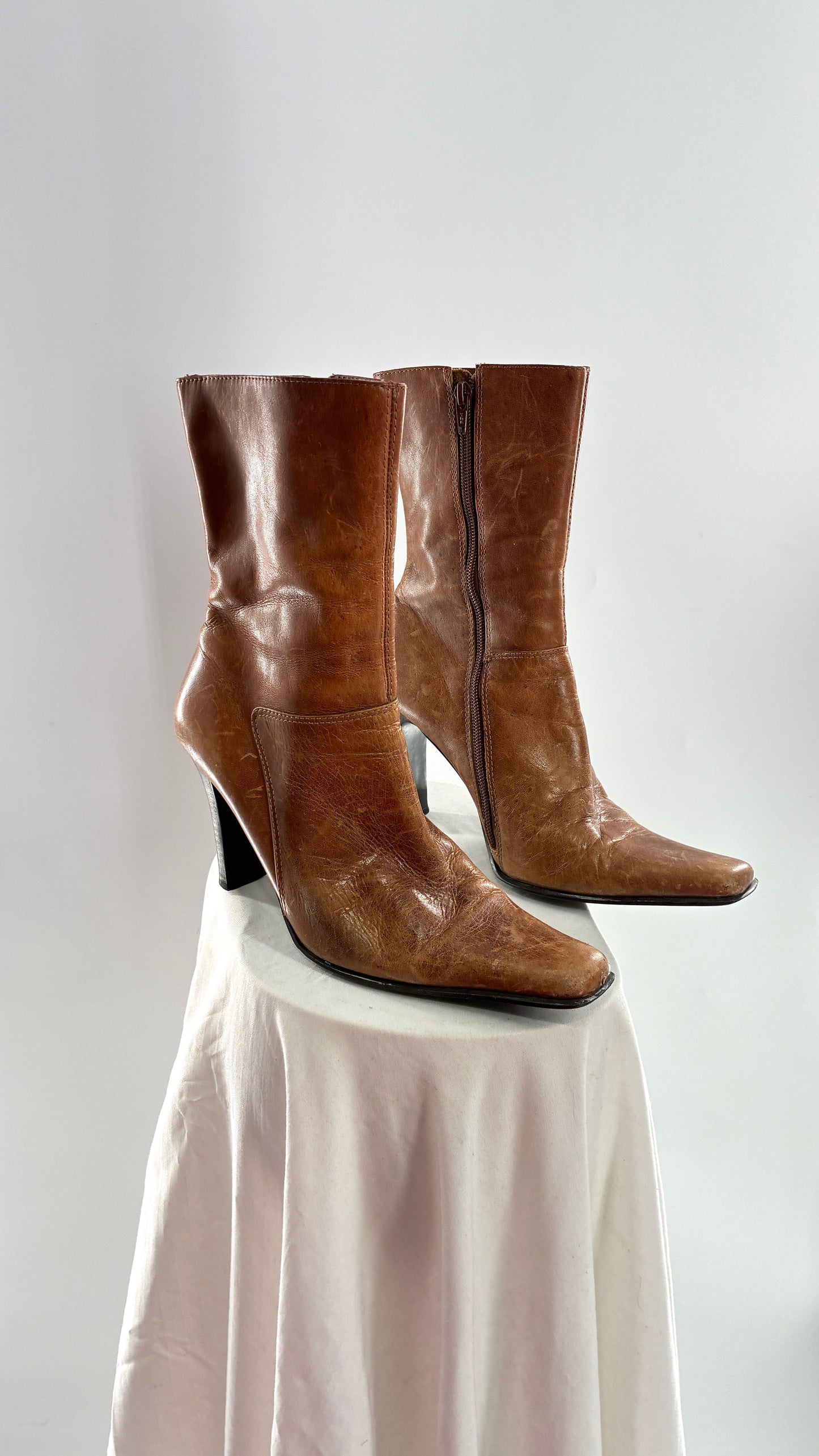Vintage 1990s STEVE MADDEN Joesie Distressed Leather Pointed Square Toe Booties Made in Brazil (8)