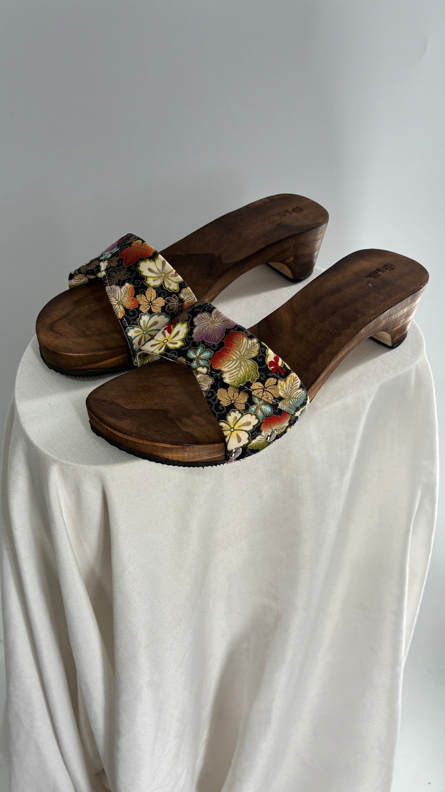 Vintage HUANG Wooden Sandal Clog with Floral Patterned Strap (8.5)
